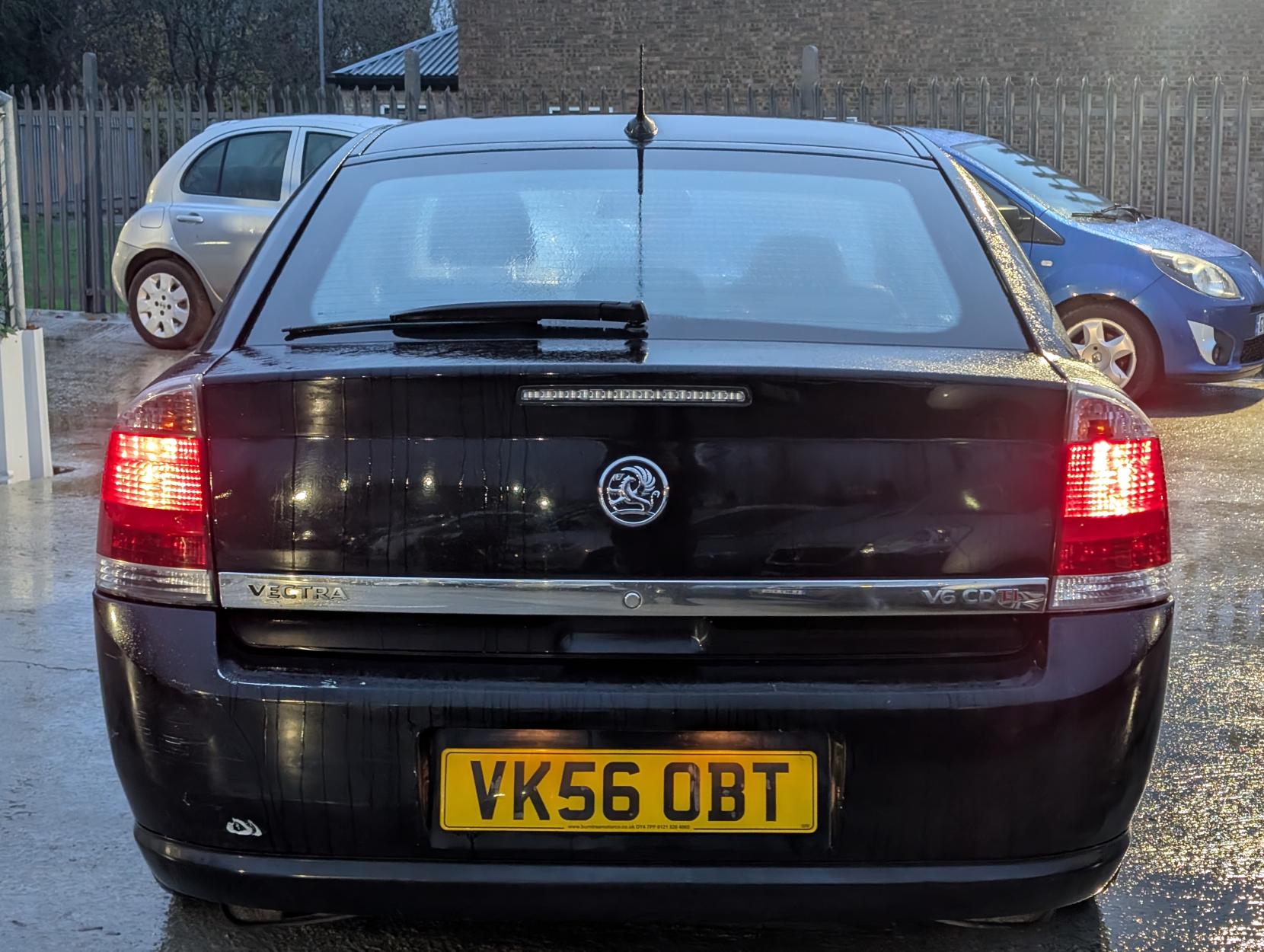 Vauxhall Vectra 3.0 CDTi V6 24V Elite Hatchback 5dr Diesel Manual (186 g/km, 181 bhp)