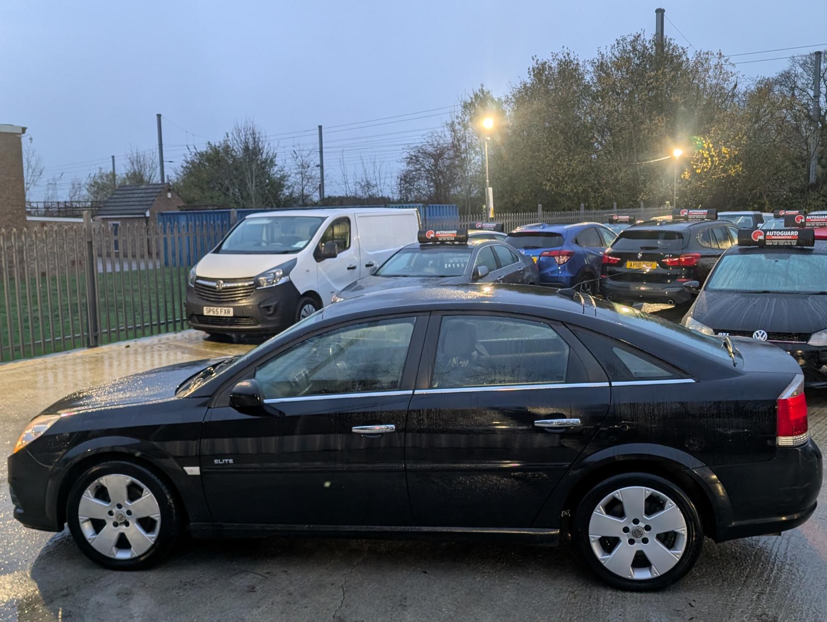 Vauxhall Vectra 3.0 CDTi V6 24V Elite Hatchback 5dr Diesel Manual (186 g/km, 181 bhp)