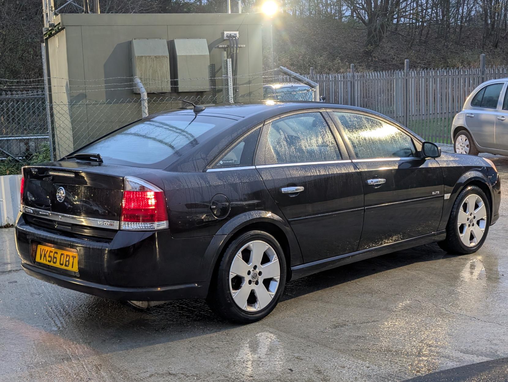 Vauxhall Vectra 3.0 CDTi V6 24V Elite Hatchback 5dr Diesel Manual (186 g/km, 181 bhp)