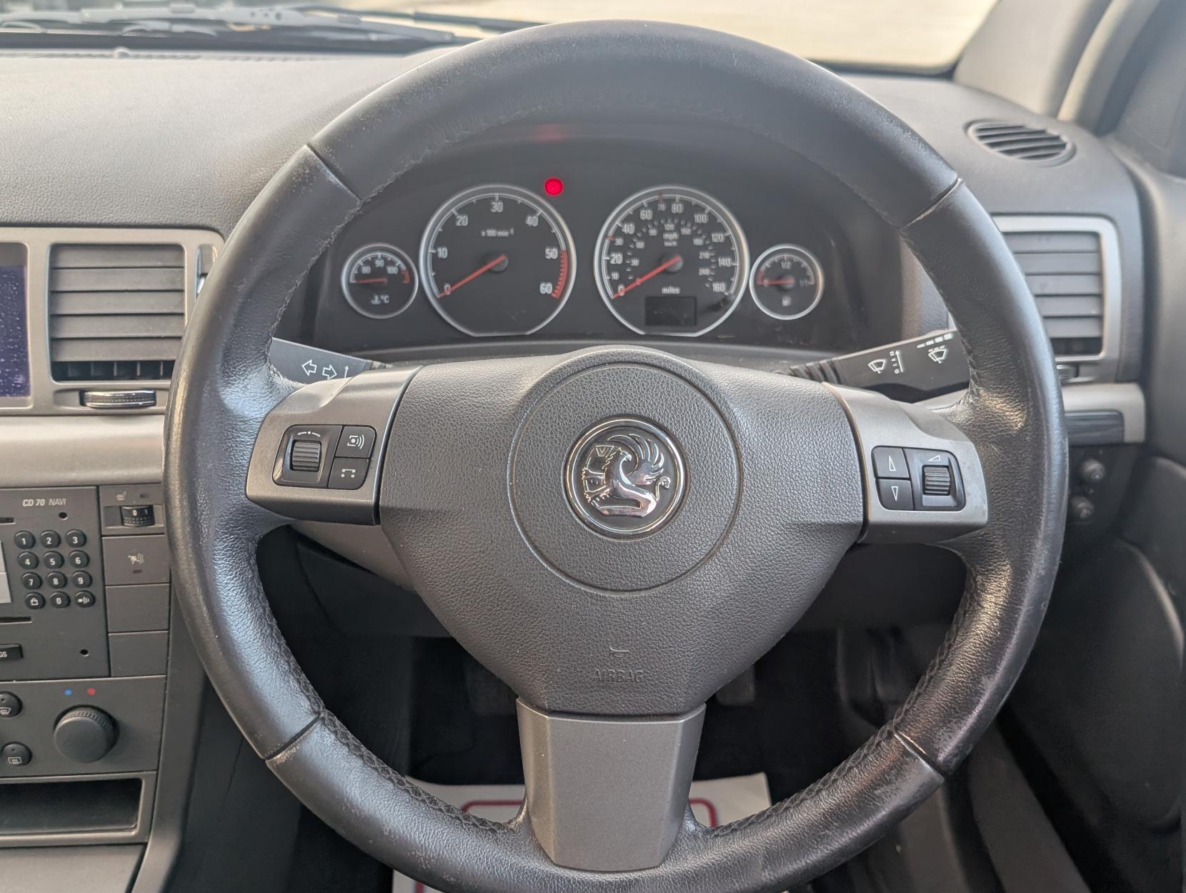 Vauxhall Vectra 3.0 CDTi V6 24V Elite Hatchback 5dr Diesel Manual (186 g/km, 181 bhp)