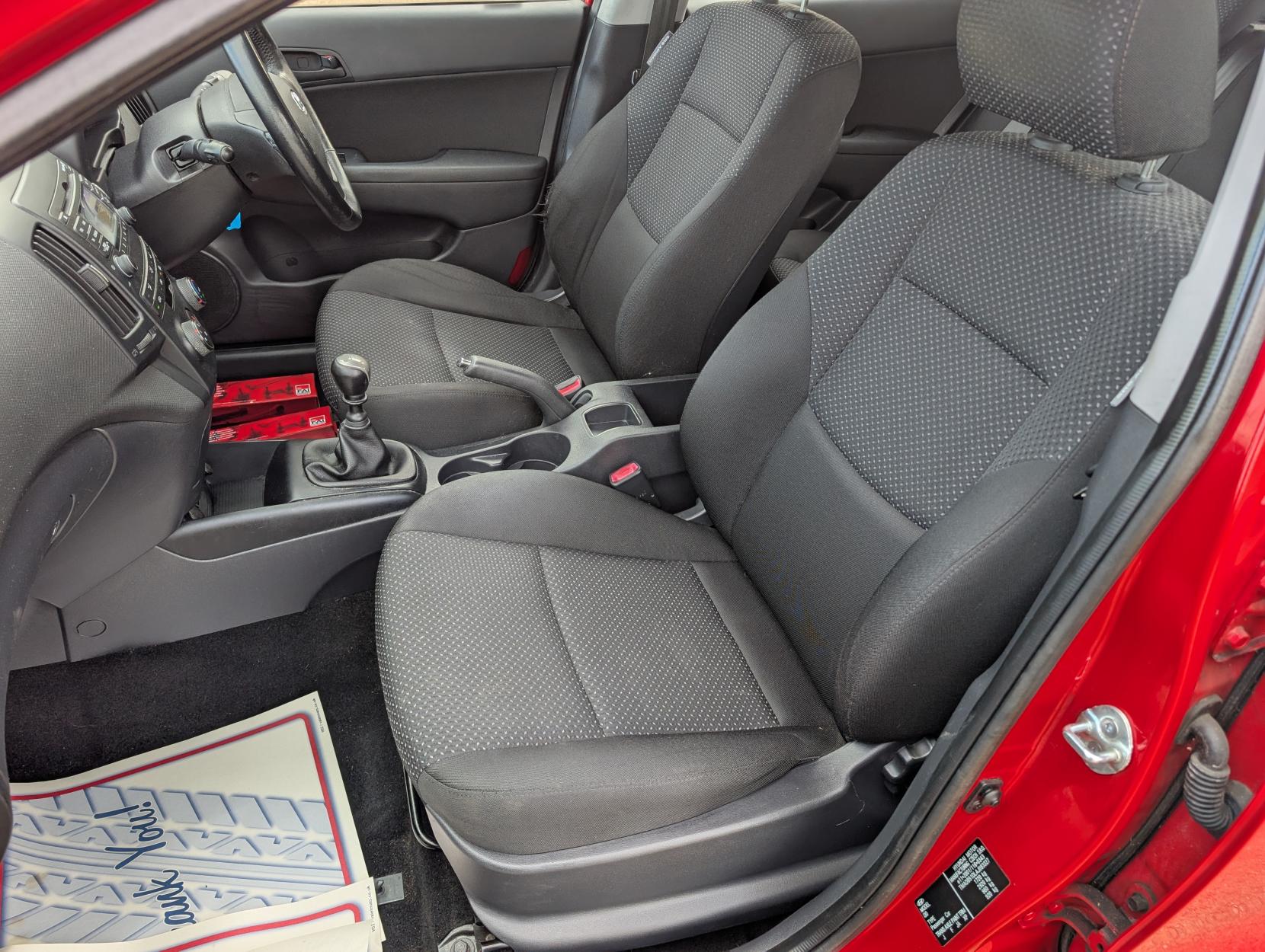 Hyundai i30 1.6 Comfort Hatchback 5dr Petrol Manual Euro 5 (124 bhp)