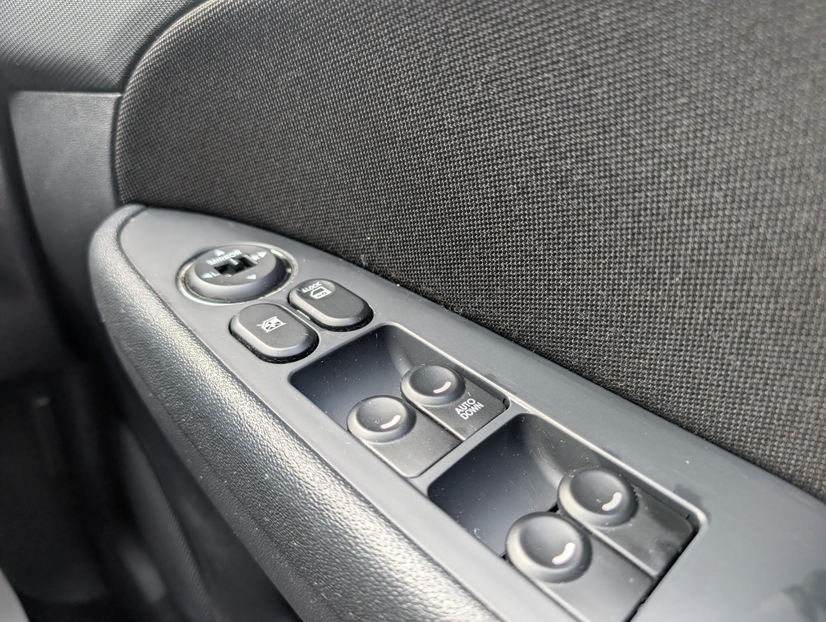 Hyundai i30 1.6 Comfort Hatchback 5dr Petrol Manual Euro 5 (124 bhp)