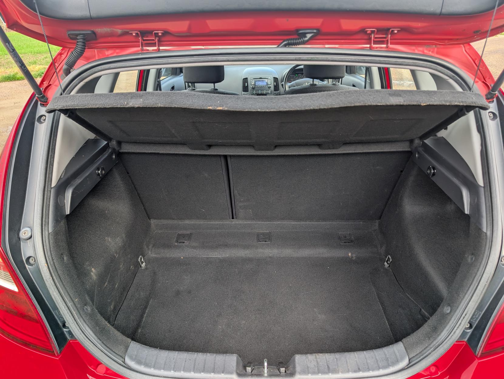 Hyundai i30 1.6 Comfort Hatchback 5dr Petrol Manual Euro 5 (124 bhp)