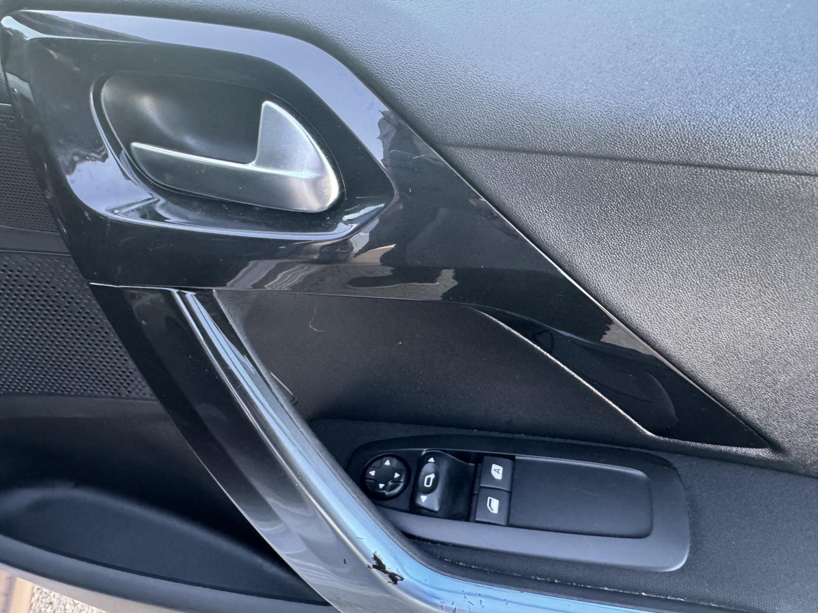 Peugeot 208 1.2 Allure Hatchback (2012 - 2015)