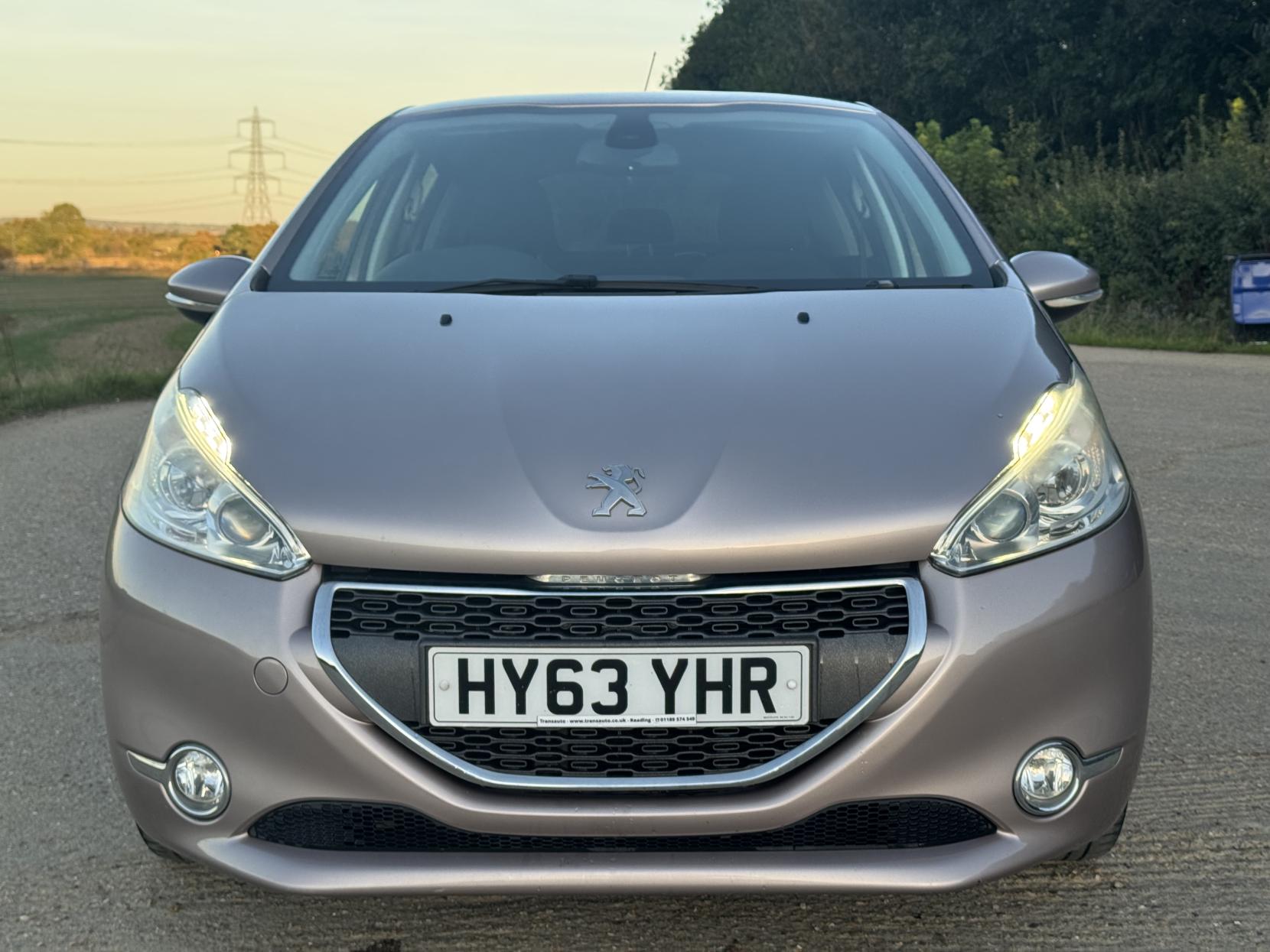 Peugeot 208 1.2 Allure Hatchback (2012 - 2015)