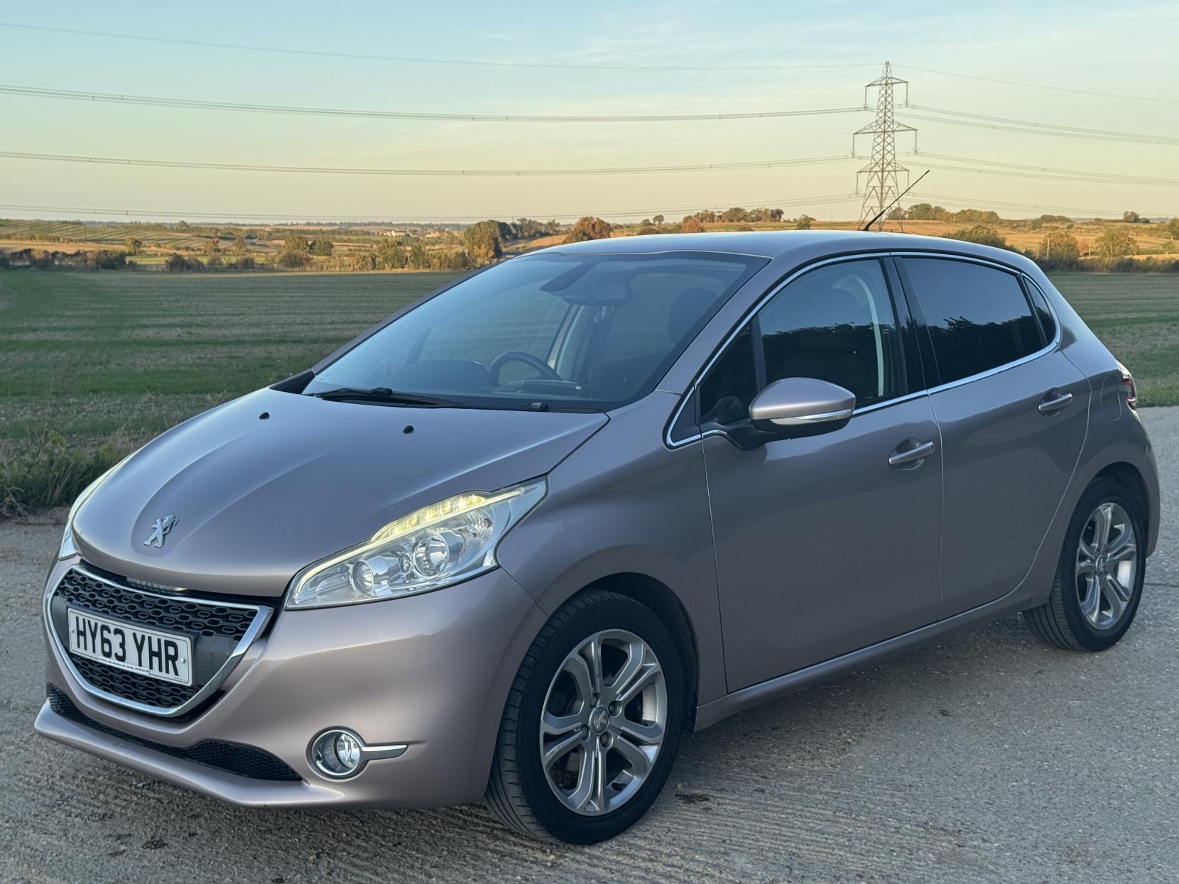 Peugeot 208 1.2 Allure Hatchback (2012 - 2015)