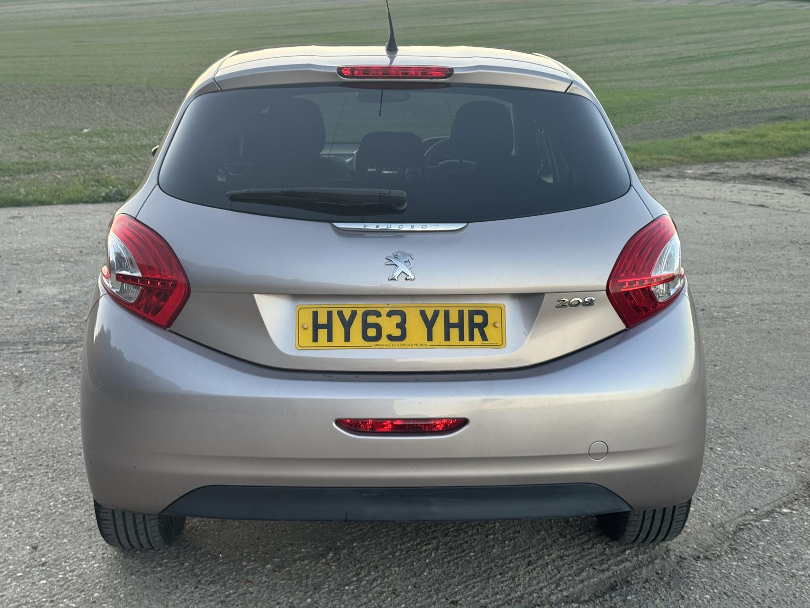 Peugeot 208 1.2 Allure Hatchback (2012 - 2015)