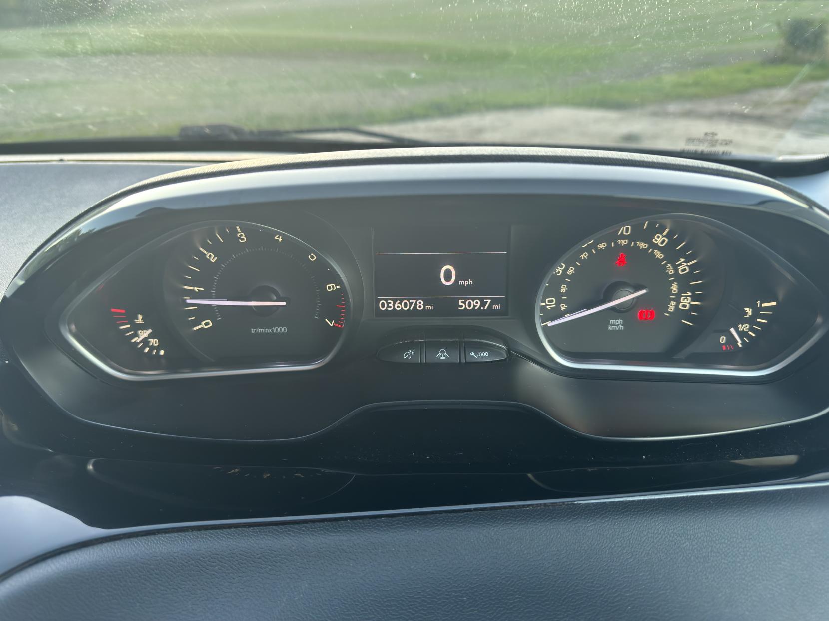Peugeot 208 1.2 Allure Hatchback (2012 - 2015)