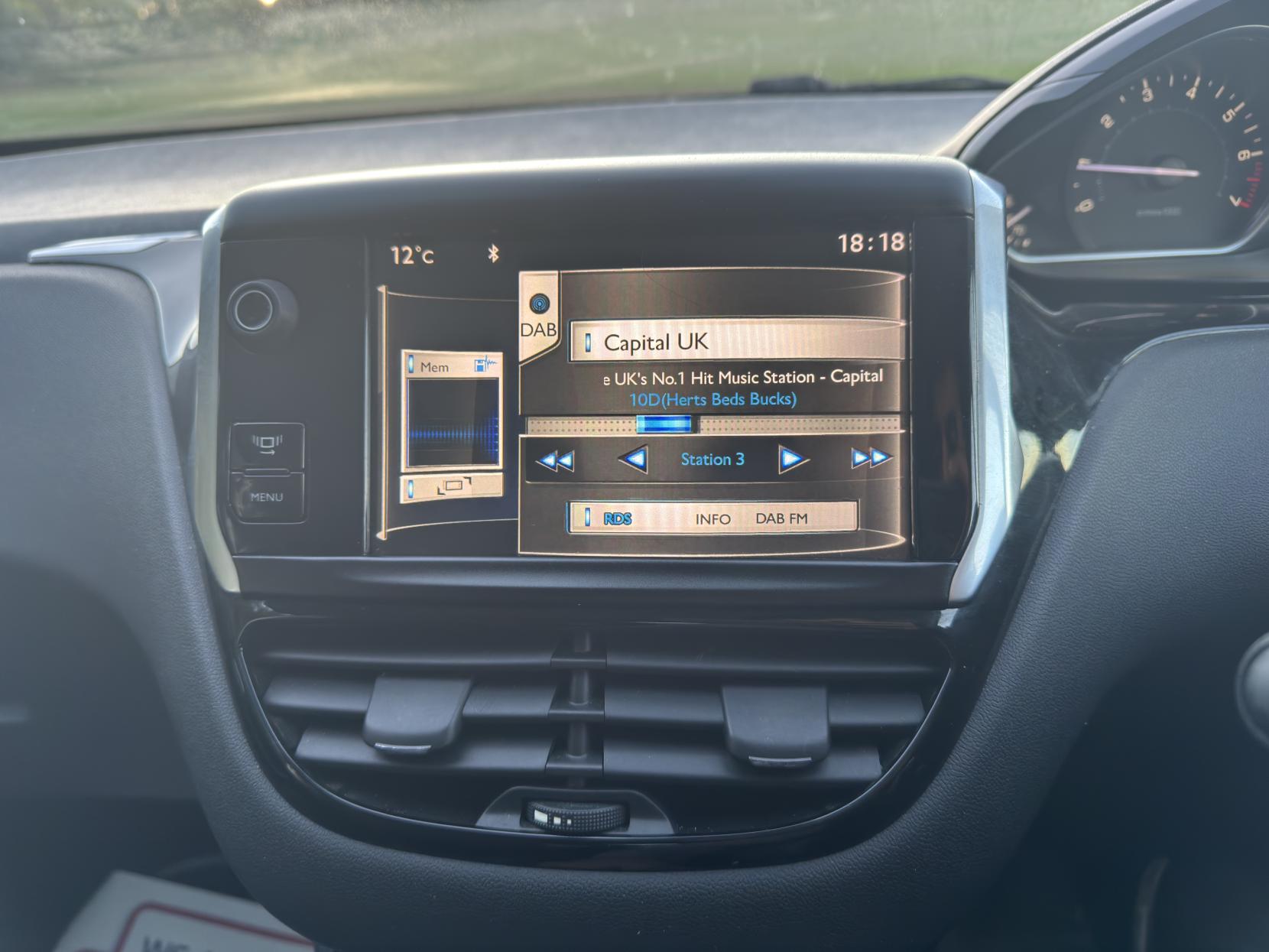 Peugeot 208 1.2 Allure Hatchback (2012 - 2015)
