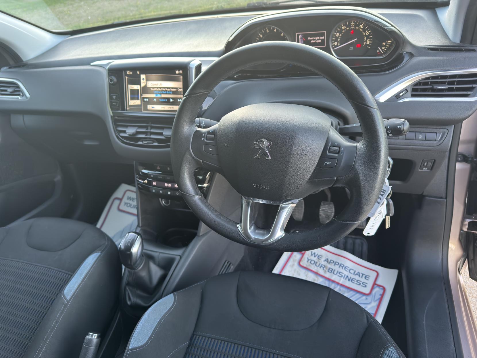 Peugeot 208 1.2 Allure Hatchback (2012 - 2015)