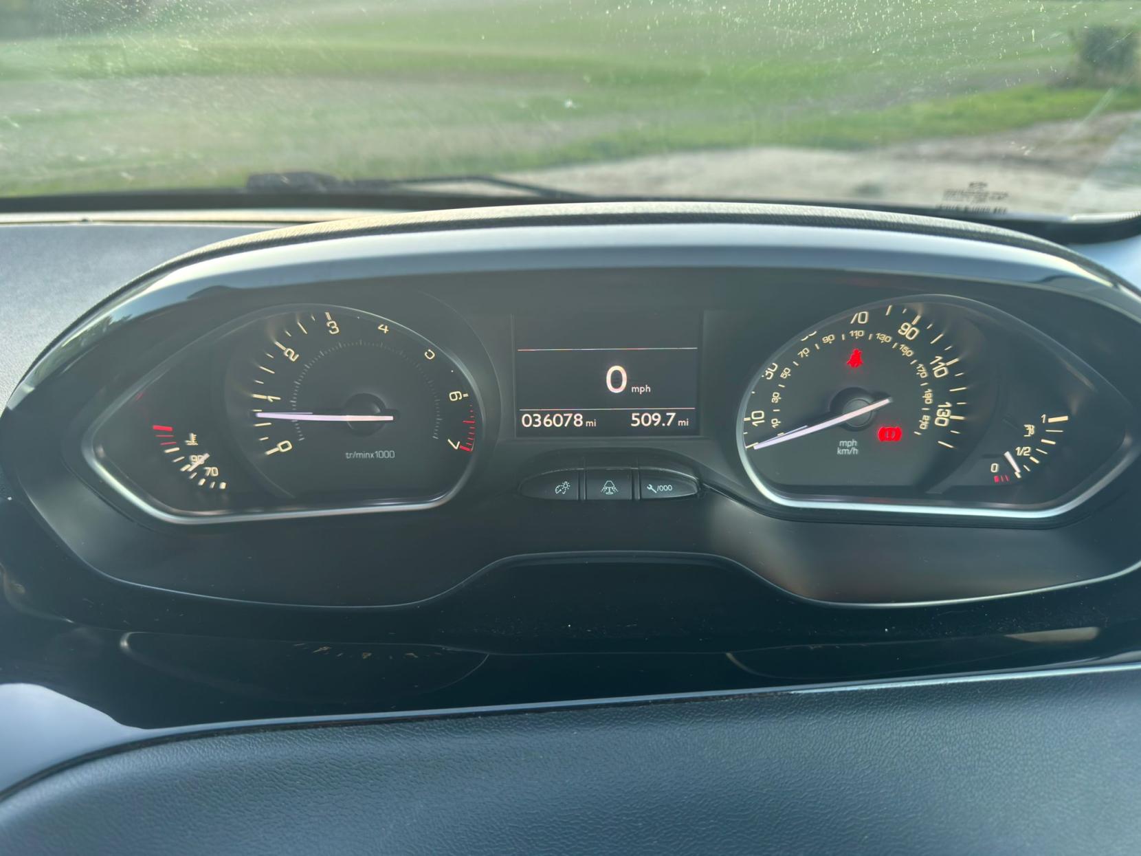 Peugeot 208 1.2 Allure Hatchback (2012 - 2015)