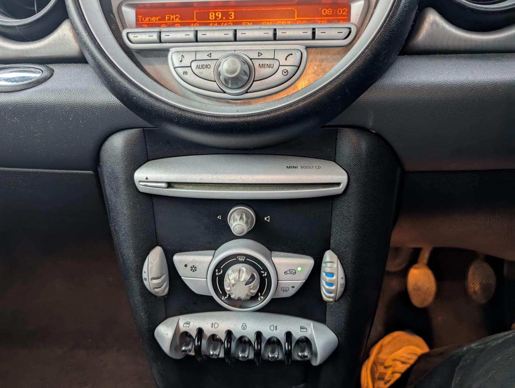 MINI Hatch 1.6 Cooper D Hatchback 3dr Diesel Manual Euro 4 (110 ps)
