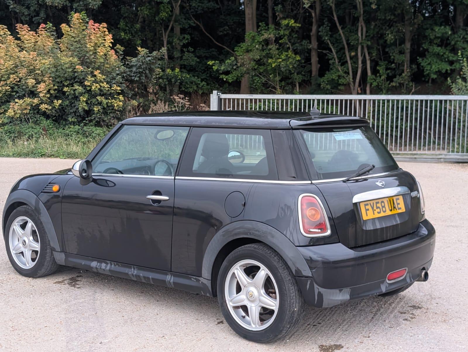 MINI Hatch 1.6 Cooper D Hatchback 3dr Diesel Manual Euro 4 (110 ps)