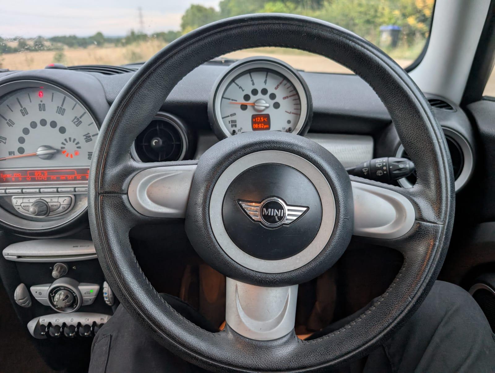 MINI Hatch 1.6 Cooper D Hatchback 3dr Diesel Manual Euro 4 (110 ps)