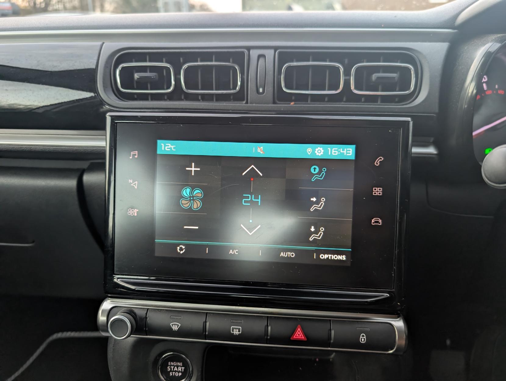 Citroen C3 1.2 PureTech Saint James Hatchback 5dr Petrol EAT6 Euro 6 (s/s) (110 ps)