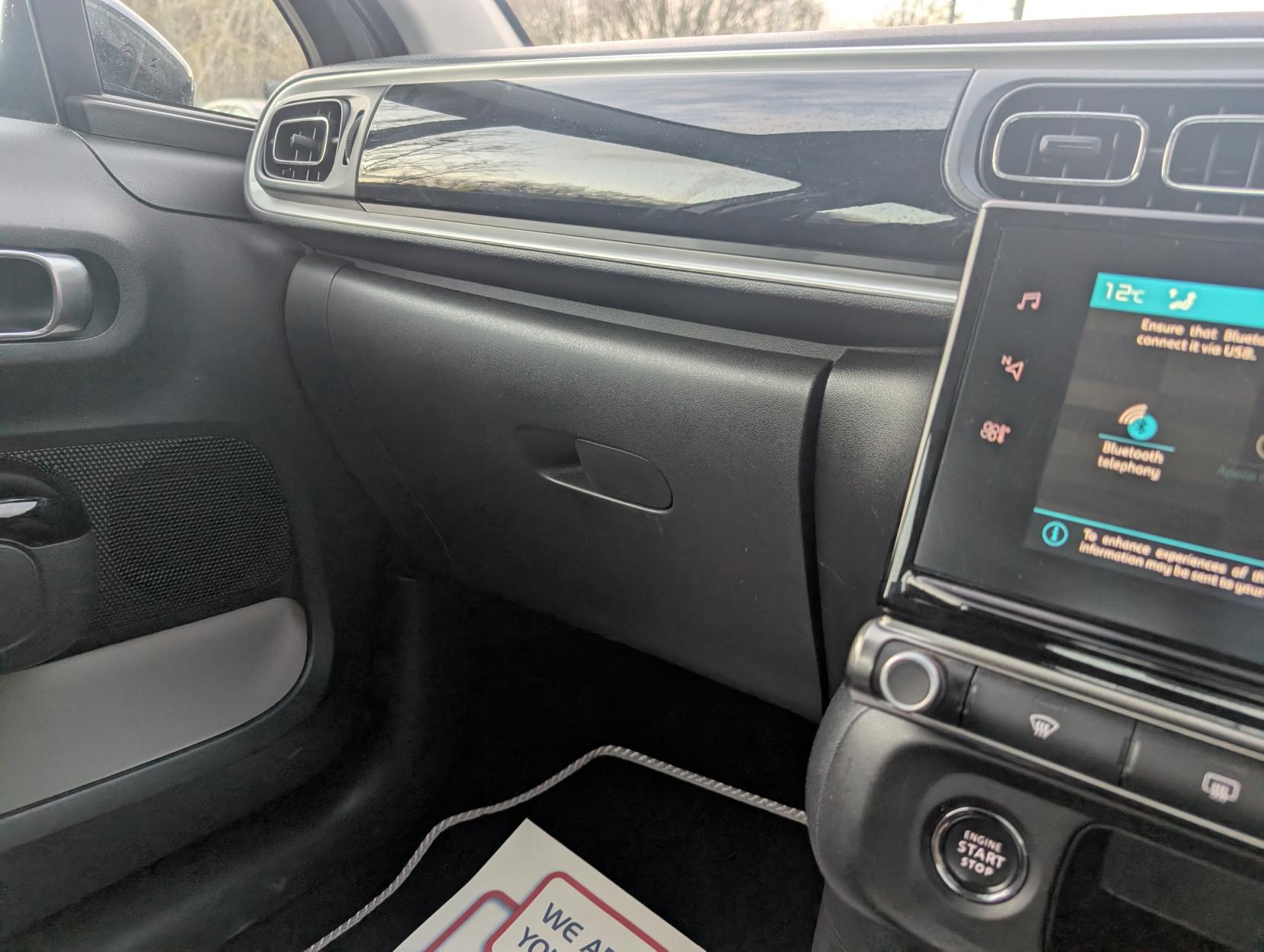 Citroen C3 1.2 PureTech Saint James Hatchback 5dr Petrol EAT6 Euro 6 (s/s) (110 ps)