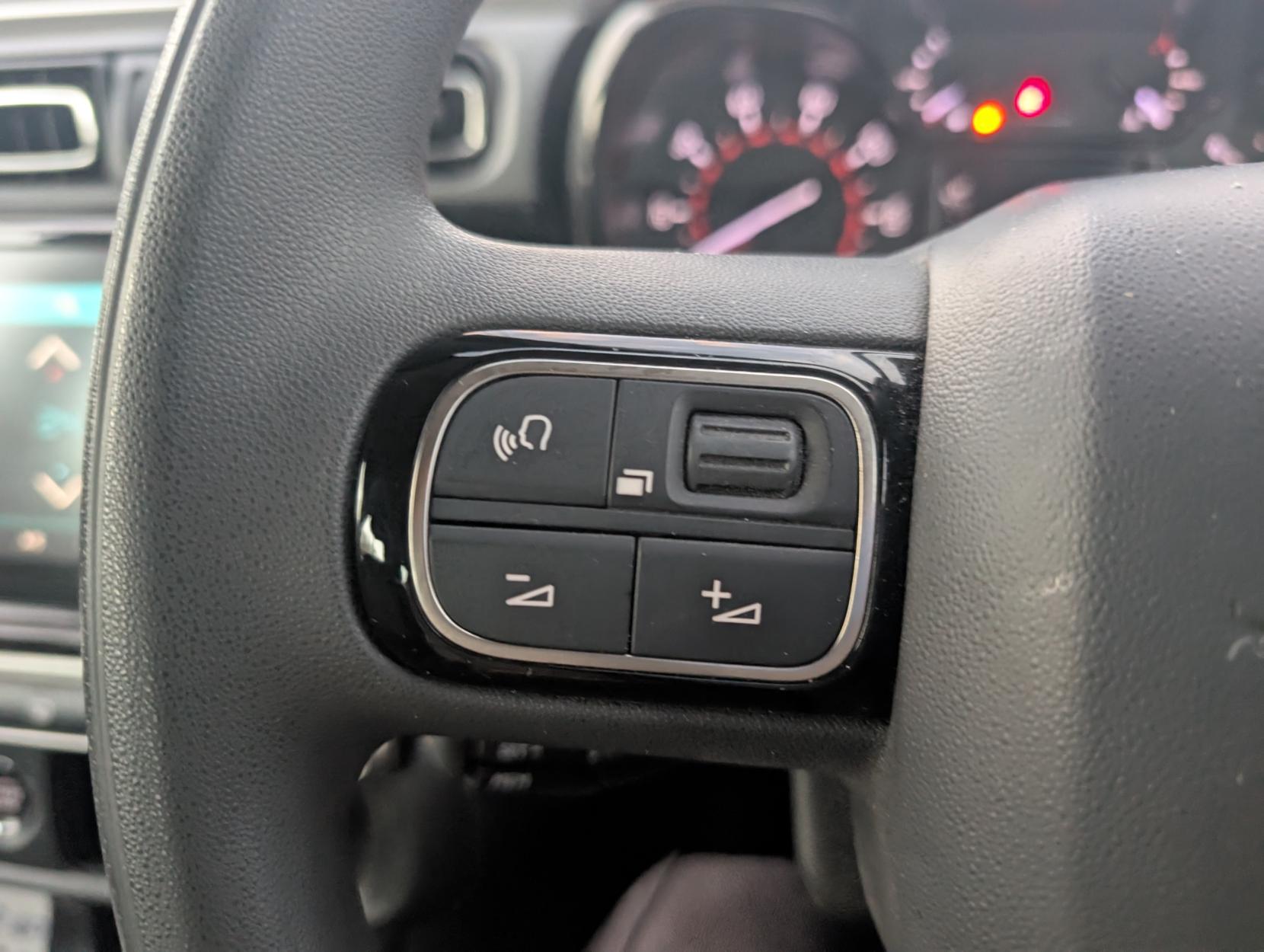 Citroen C3 1.2 PureTech Saint James Hatchback 5dr Petrol EAT6 Euro 6 (s/s) (110 ps)