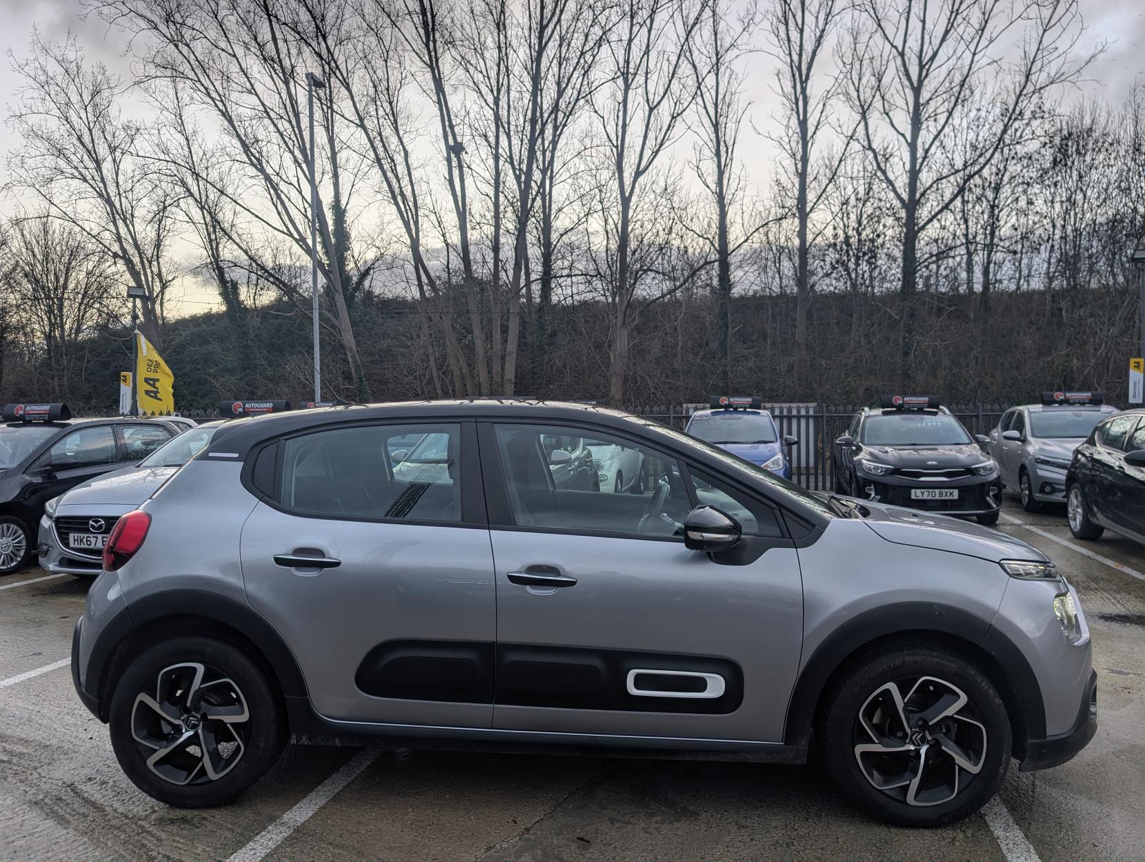 Citroen C3 1.2 PureTech Saint James Hatchback 5dr Petrol EAT6 Euro 6 (s/s) (110 ps)