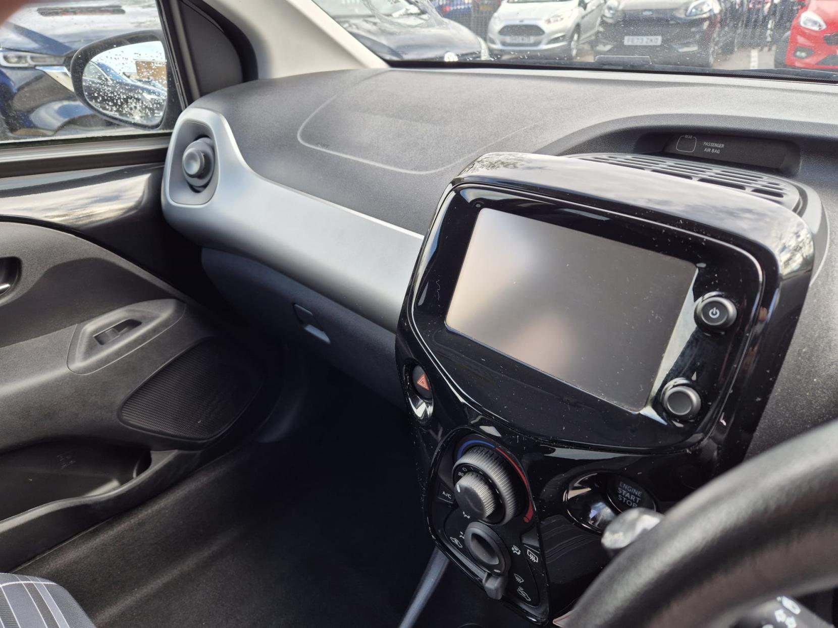 Peugeot 108 1.2 PureTech Allure Hatchback 3dr Petrol Manual Euro 6 (82 ps)