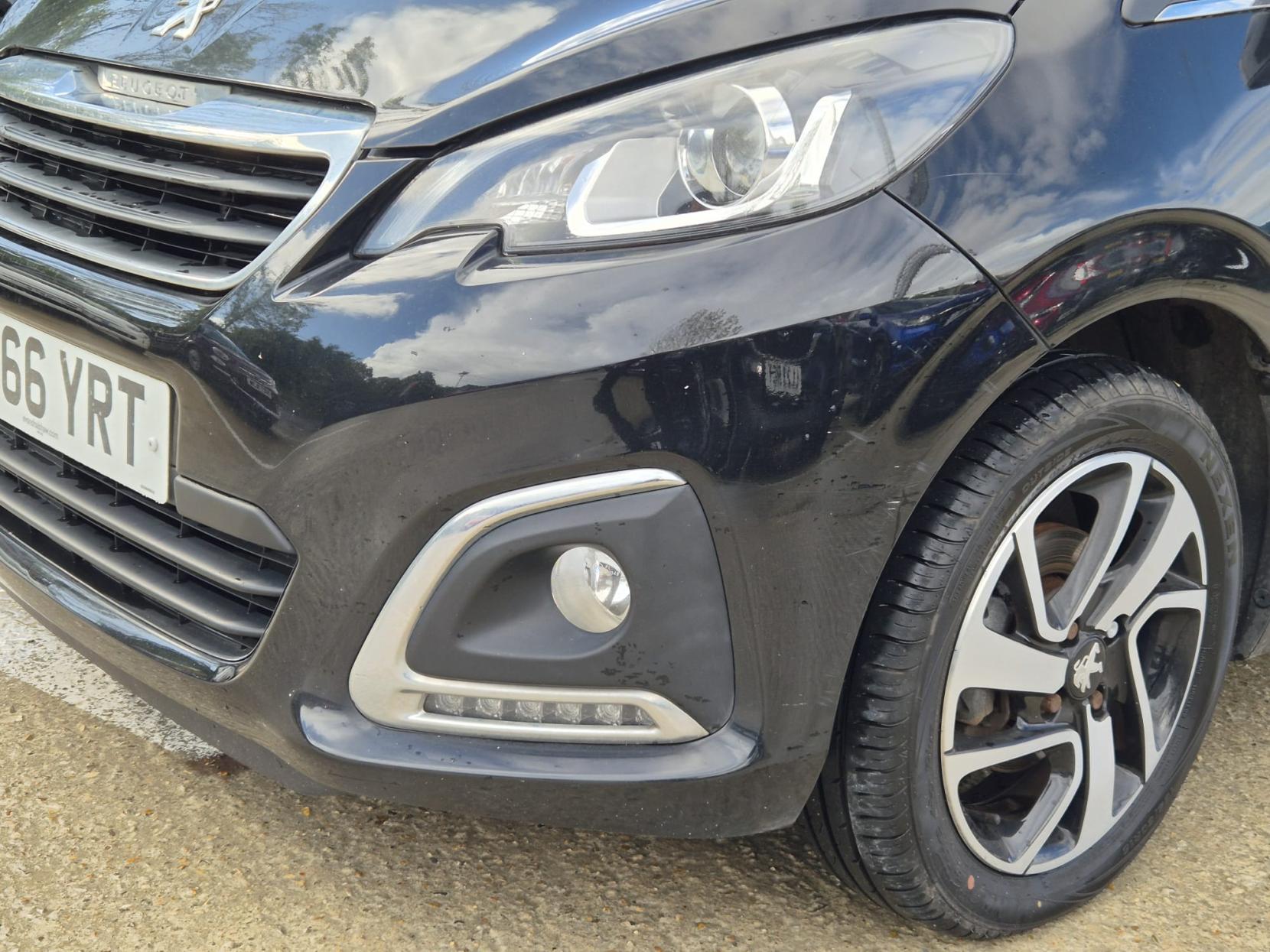 Peugeot 108 1.2 PureTech Allure Hatchback 3dr Petrol Manual Euro 6 (82 ps)