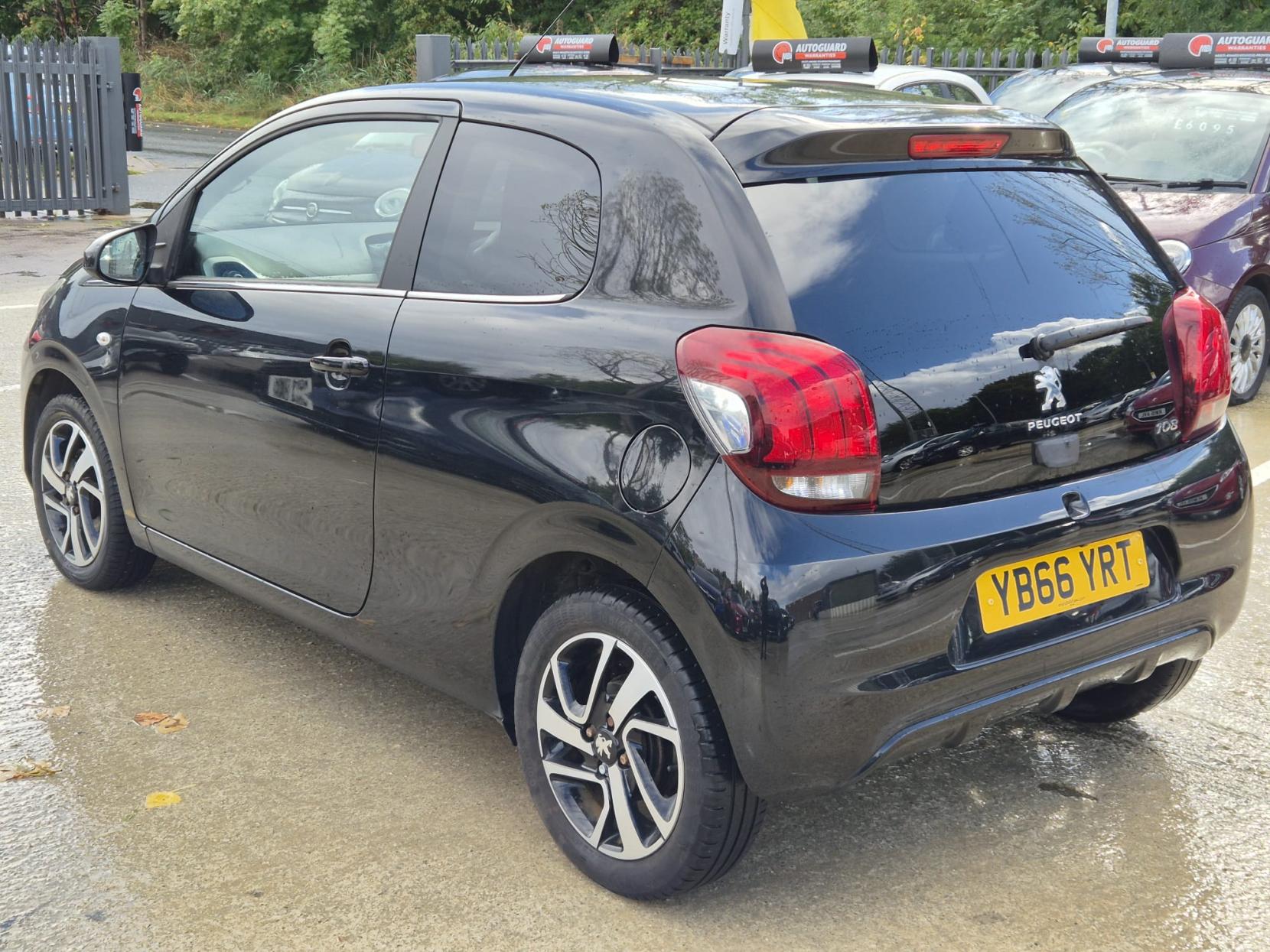 Peugeot 108 1.2 PureTech Allure Hatchback 3dr Petrol Manual Euro 6 (82 ps)