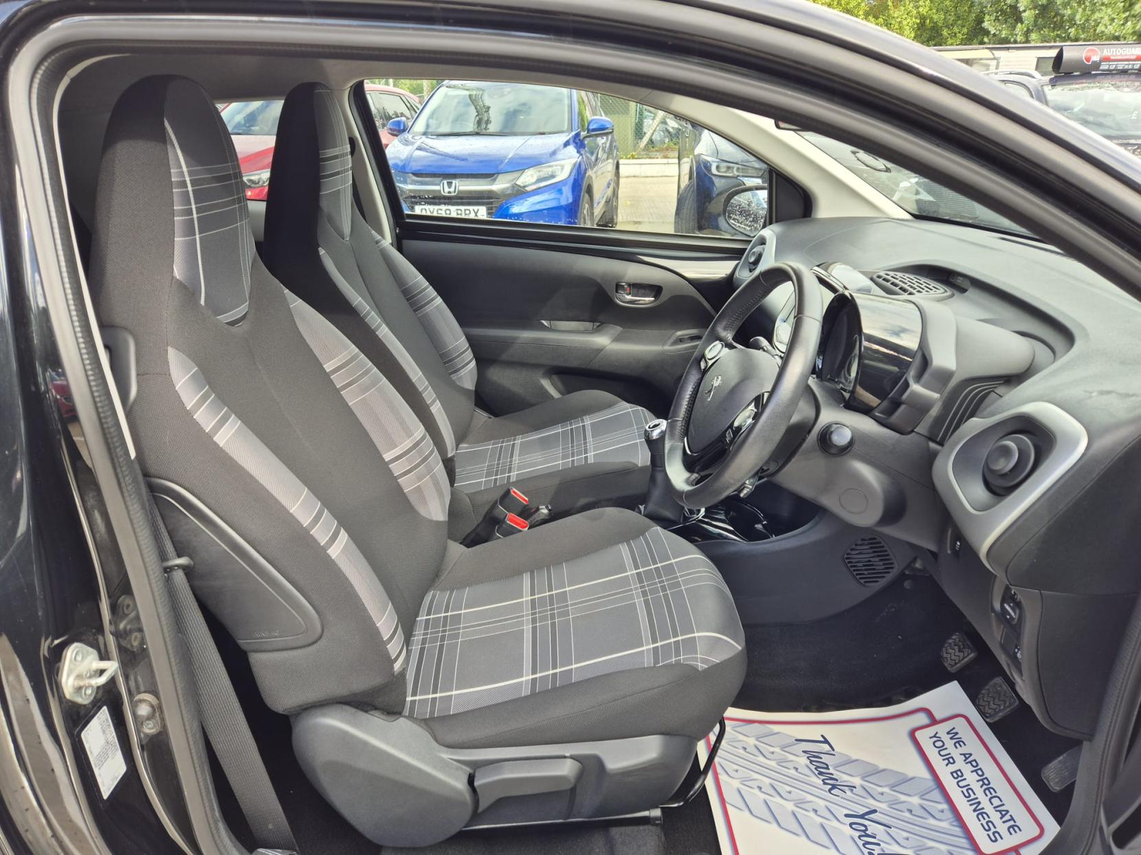 Peugeot 108 1.2 PureTech Allure Hatchback 3dr Petrol Manual Euro 6 (82 ps)