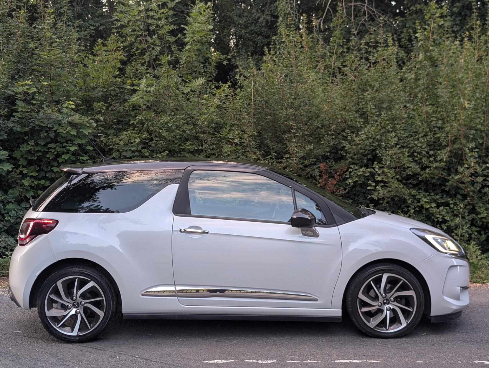 DS AUTOMOBILES DS 3 1.6 THP Prestige Hatchback 3dr Petrol Manual Euro 6 (s/s) (165 bhp)