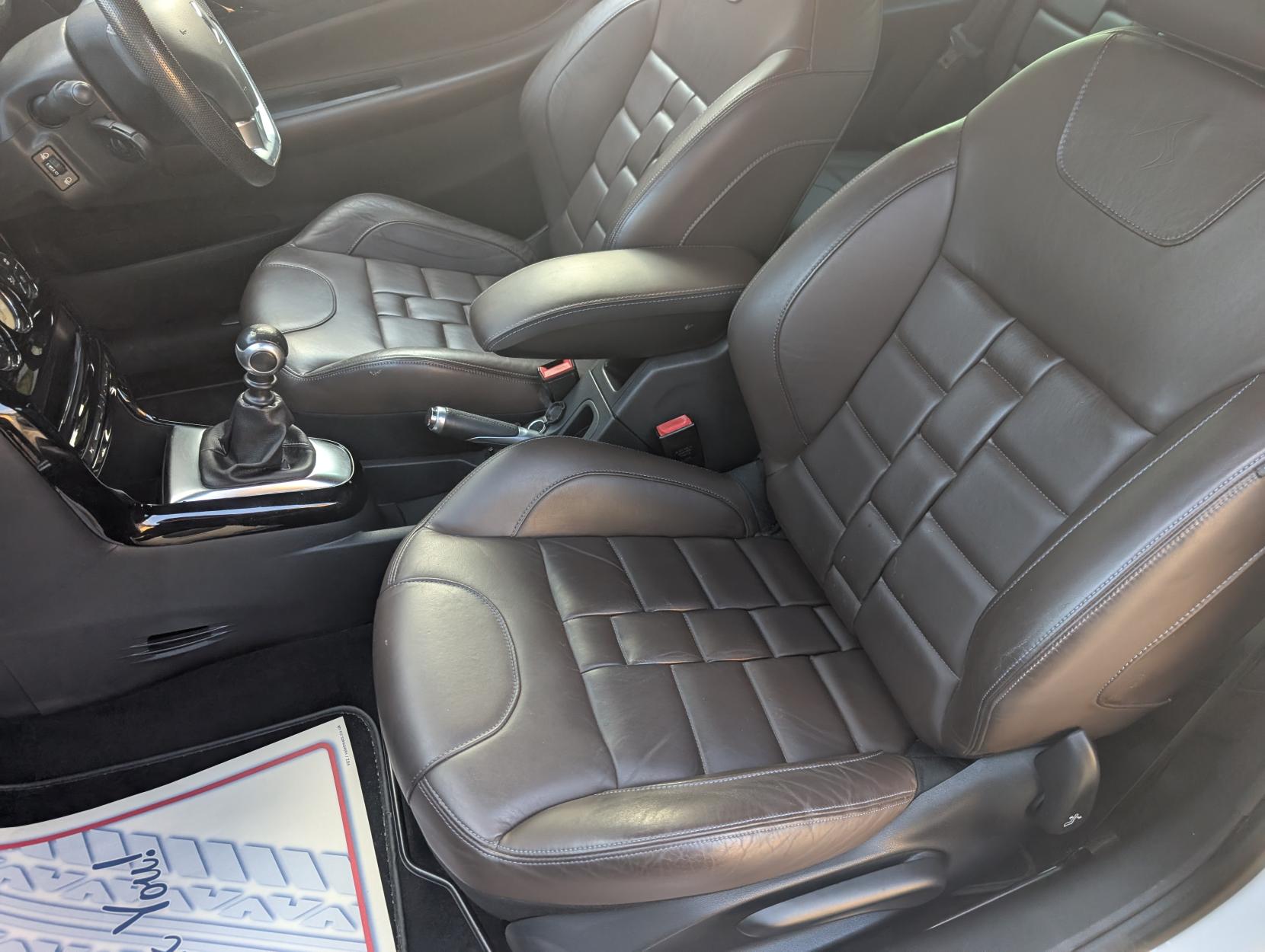 DS AUTOMOBILES DS 3 1.6 THP Prestige Hatchback 3dr Petrol Manual Euro 6 (s/s) (165 bhp)