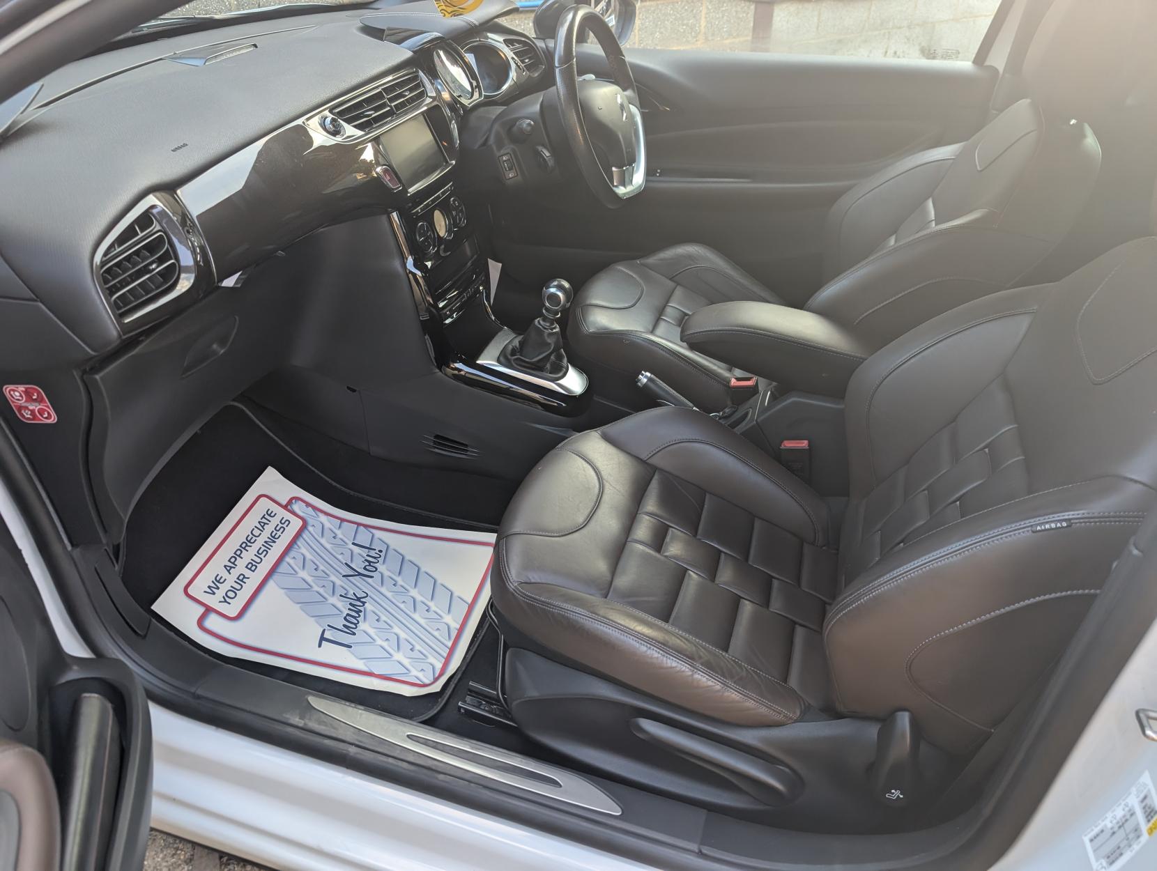 DS AUTOMOBILES DS 3 1.6 THP Prestige Hatchback 3dr Petrol Manual Euro 6 (s/s) (165 bhp)