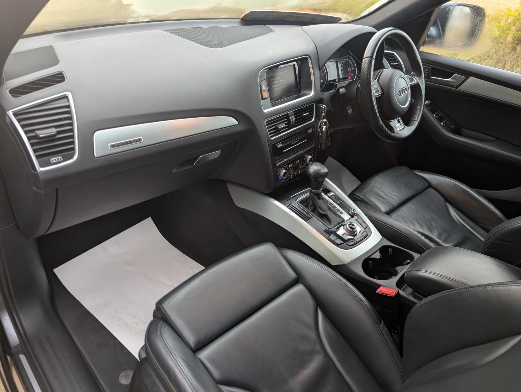 Audi Q5 2.0 TFSI S line SUV 5dr Petrol Tiptronic quattro Euro 6 (s/s) (230 ps)