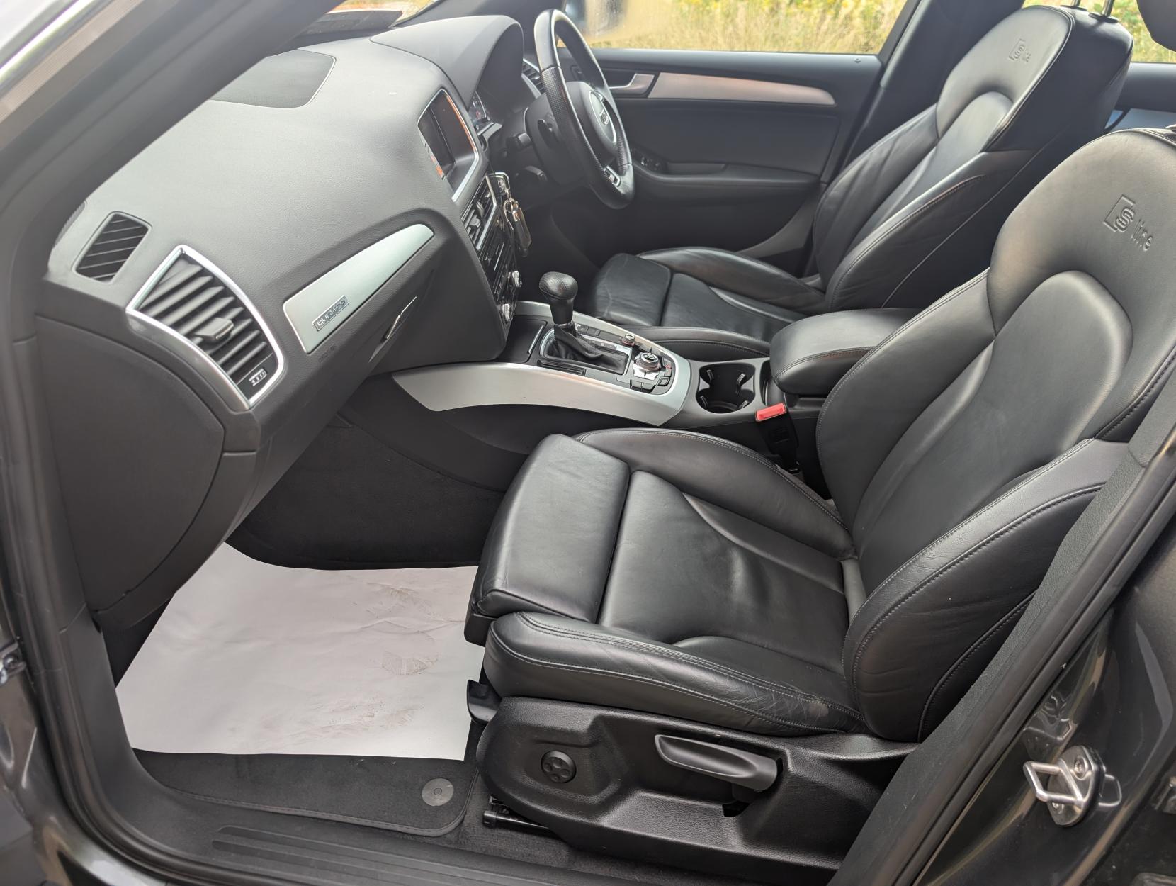Audi Q5 2.0 TFSI S line SUV 5dr Petrol Tiptronic quattro Euro 6 (s/s) (230 ps)