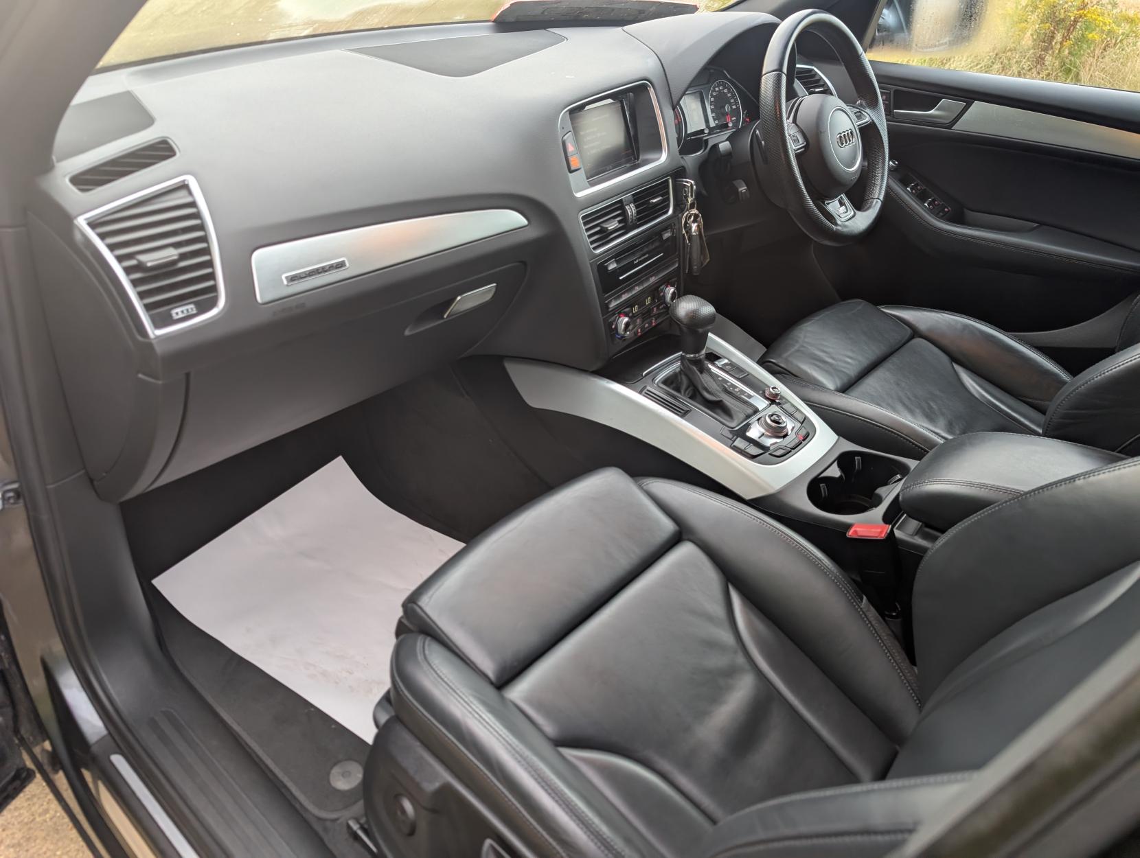 Audi Q5 2.0 TFSI S line SUV 5dr Petrol Tiptronic quattro Euro 6 (s/s) (230 ps)