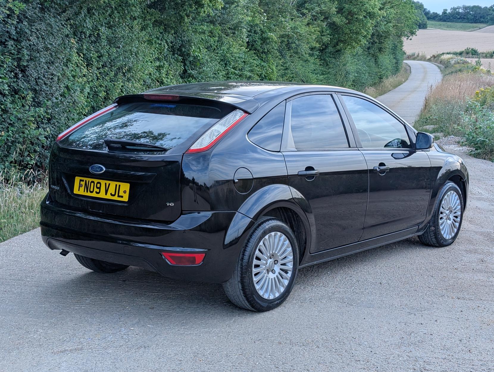 Ford Focus 1.6 Titanium Hatchback 5dr Petrol Manual (159 g/km, 99 bhp)