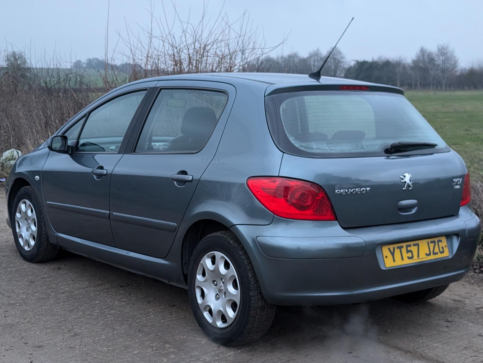 Peugeot 307 1.4 16v X-Line Hatchback 5dr Petrol Manual (155 g/km, 90 bhp)