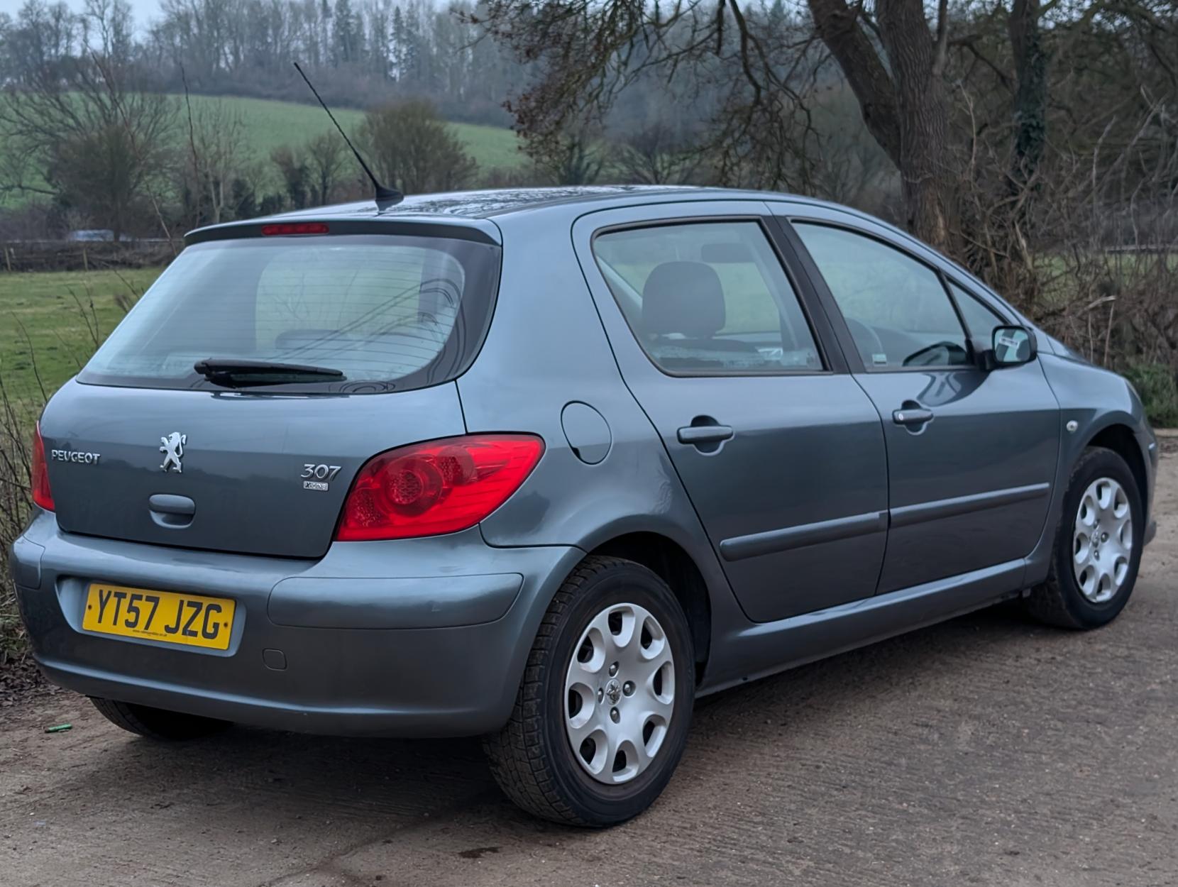 Peugeot 307 1.4 16v X-Line Hatchback 5dr Petrol Manual (155 g/km, 90 bhp)