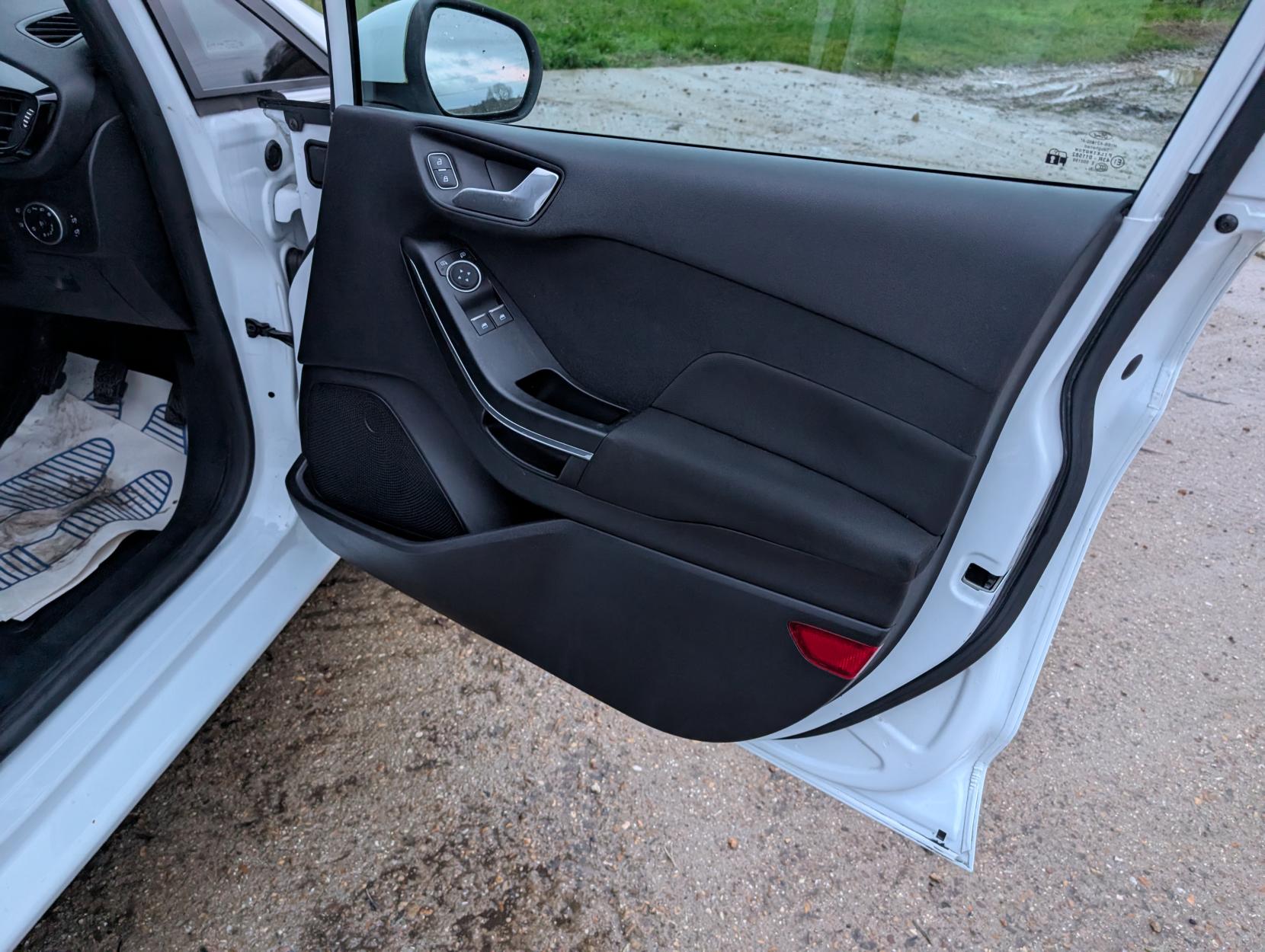 Ford Fiesta 1.1 Ti-VCT Zetec Hatchback 5dr Petrol Manual Euro 6 (s/s) (85 ps)