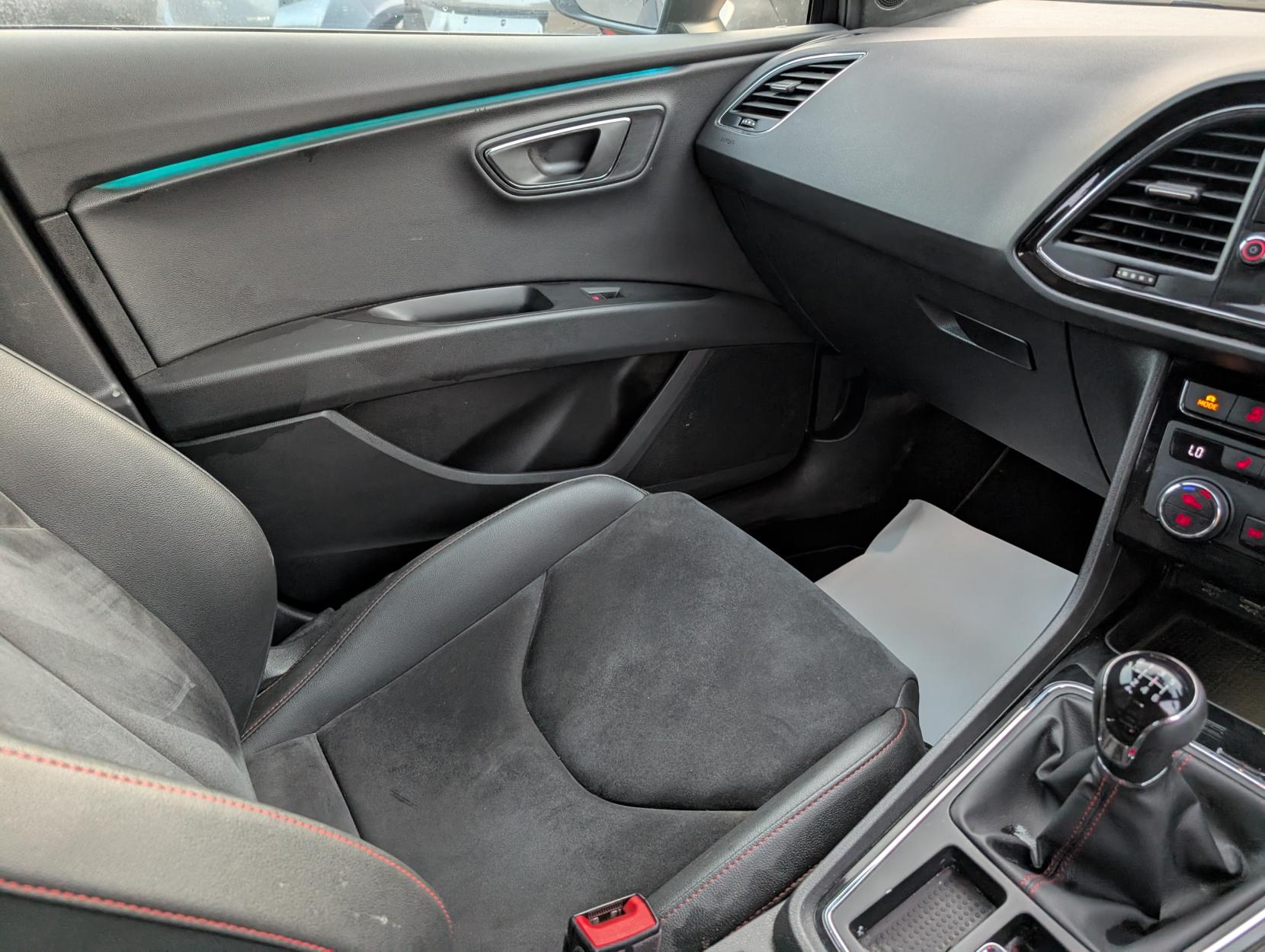 SEAT Leon 1.5 TSI EVO FR Black Edition Hatchback 5dr Petrol Manual Euro 6 (s/s) (150 ps)
