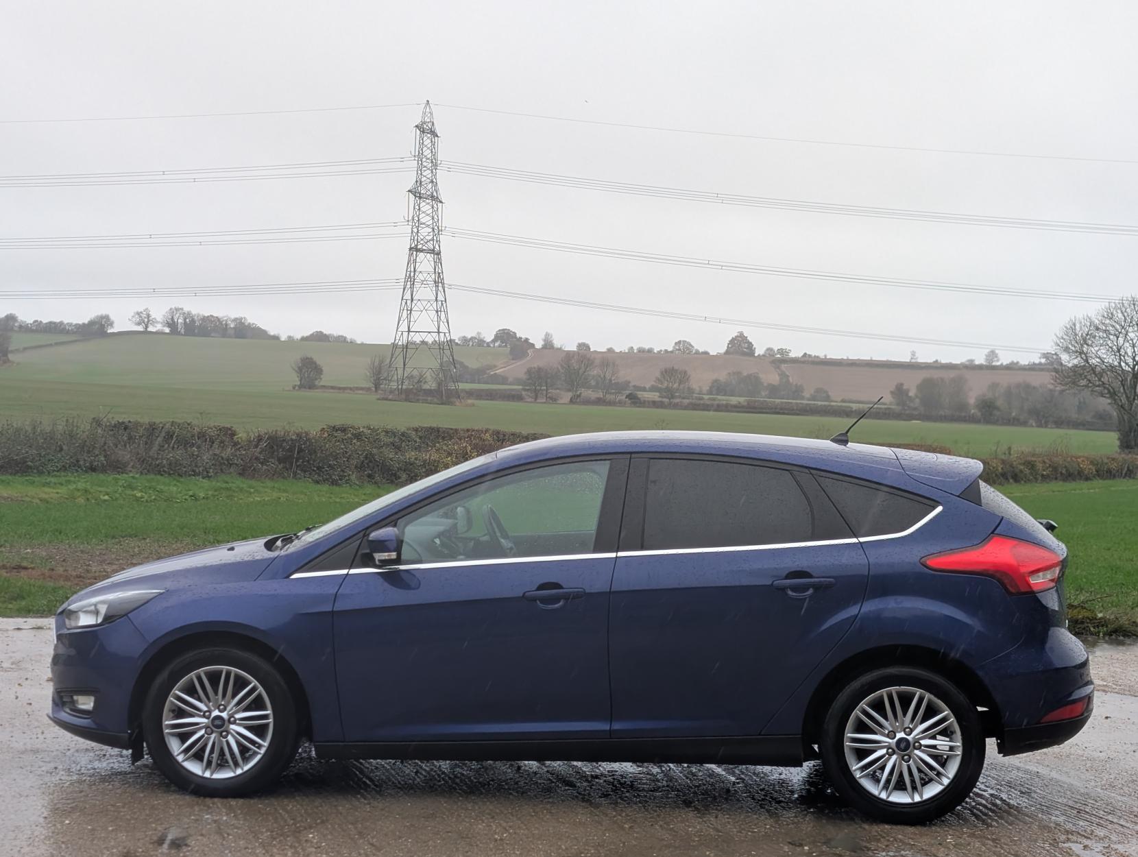 Ford Focus 1.0T EcoBoost Zetec Edition Hatchback 5dr Petrol Auto Euro 6 (s/s) (125 ps)