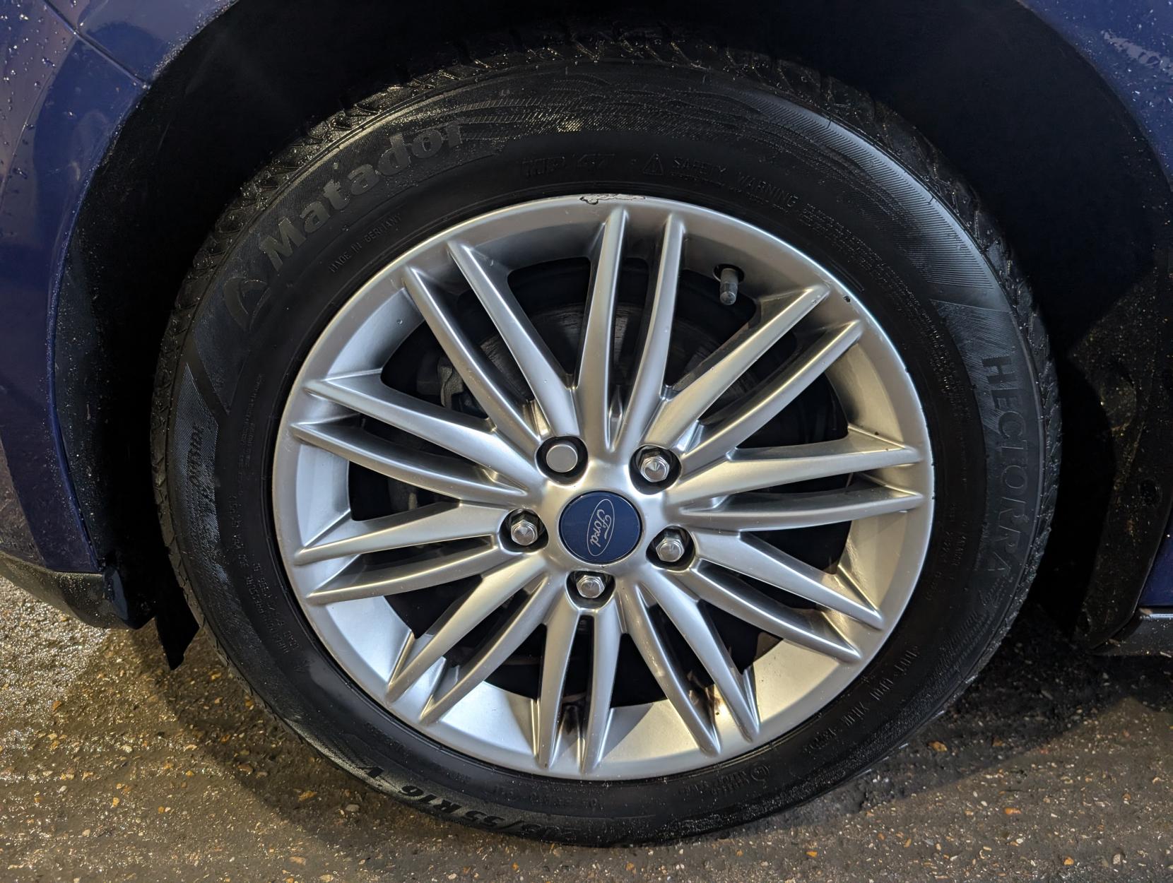 Ford Focus 1.0T EcoBoost Zetec Edition Hatchback 5dr Petrol Auto Euro 6 (s/s) (125 ps)