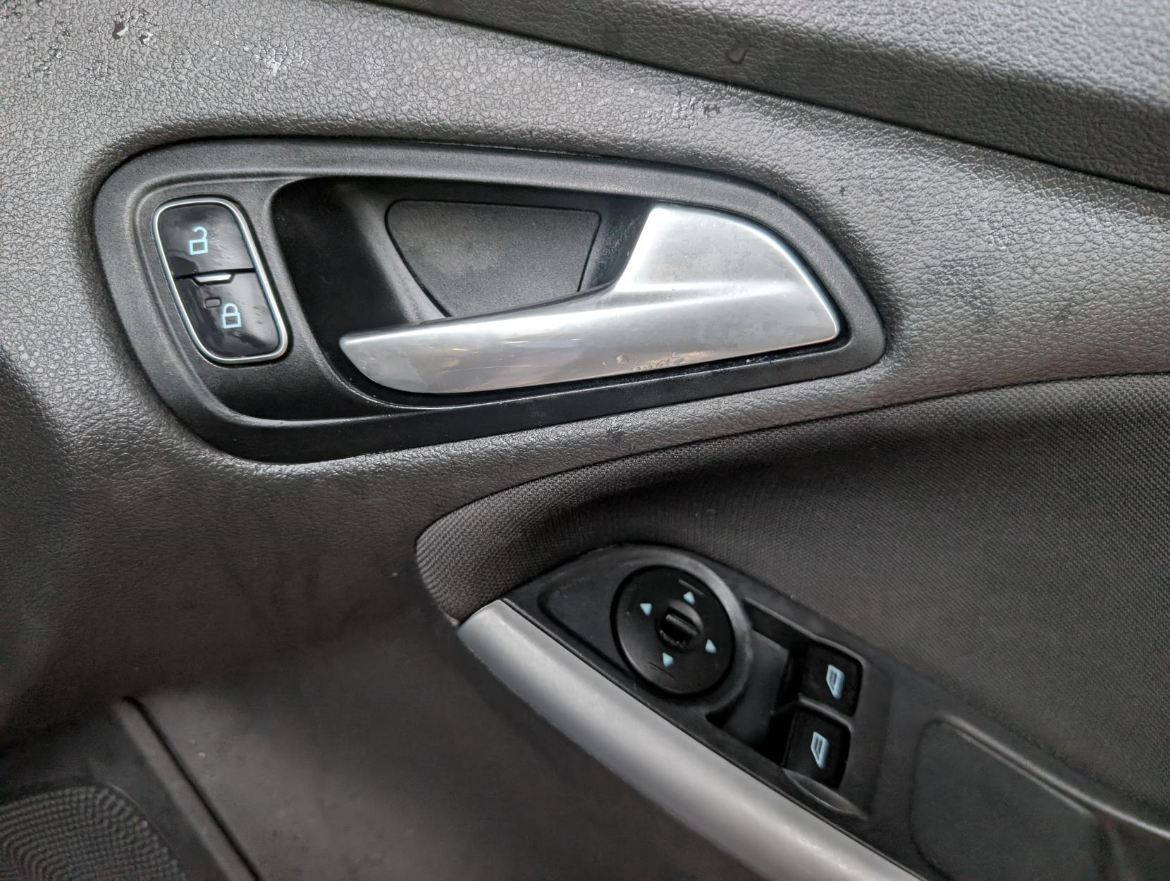 Ford Focus 1.0T EcoBoost Zetec Edition Hatchback 5dr Petrol Auto Euro 6 (s/s) (125 ps)