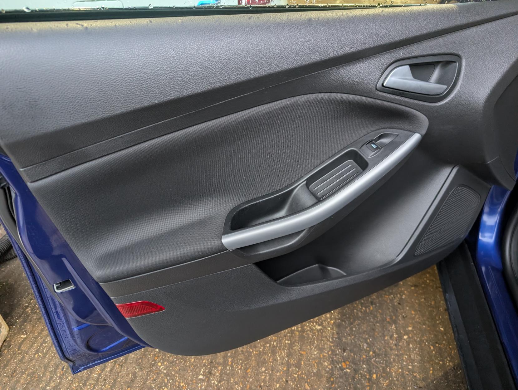 Ford Focus 1.0T EcoBoost Zetec Edition Hatchback 5dr Petrol Auto Euro 6 (s/s) (125 ps)