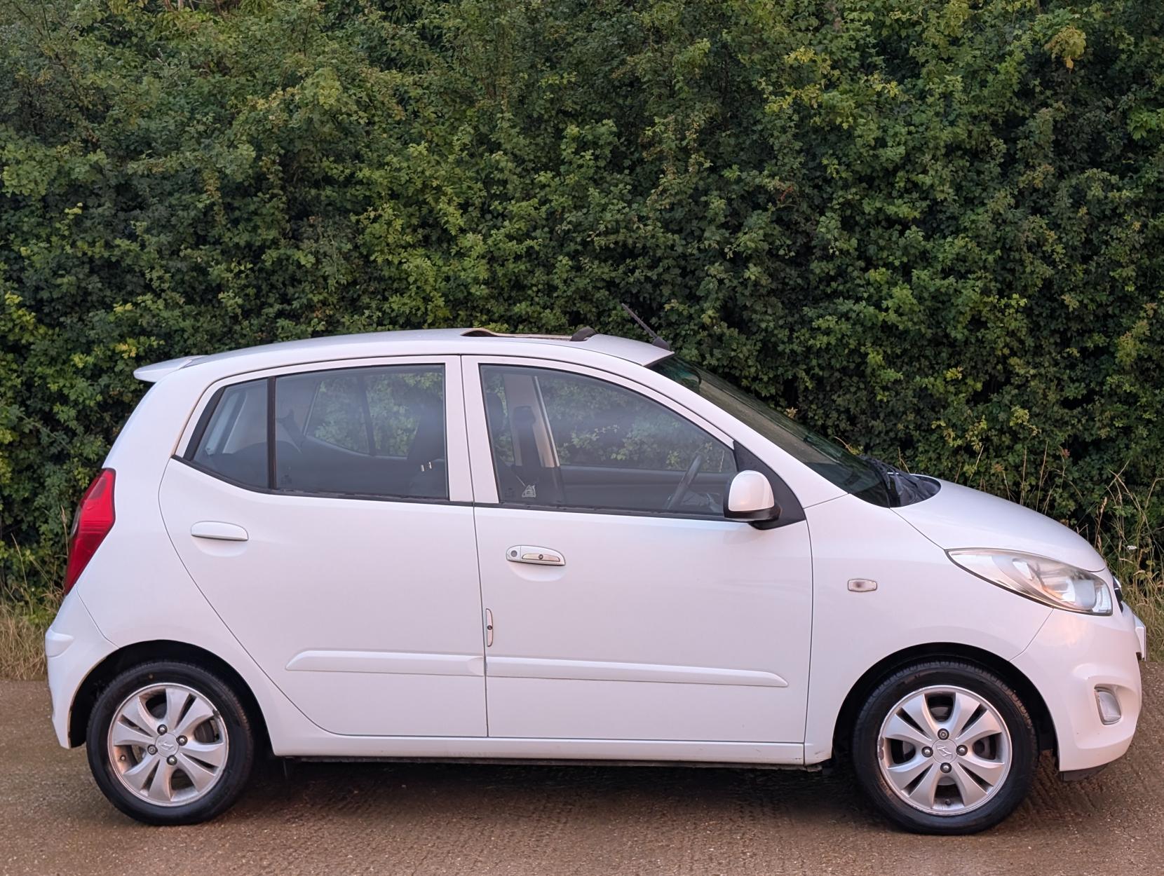 Hyundai i10 1.2 Style Hatchback 5dr Petrol Manual Euro 5 (85 bhp)