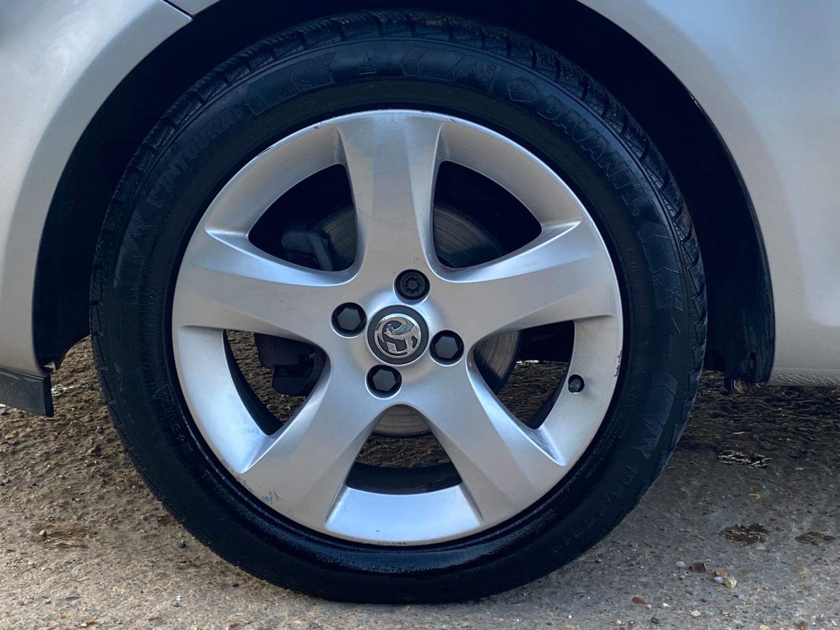 Vauxhall Corsa 1.2 16V SXi Hatchback 5dr Petrol Manual Euro 5 (A/C) (85 ps)