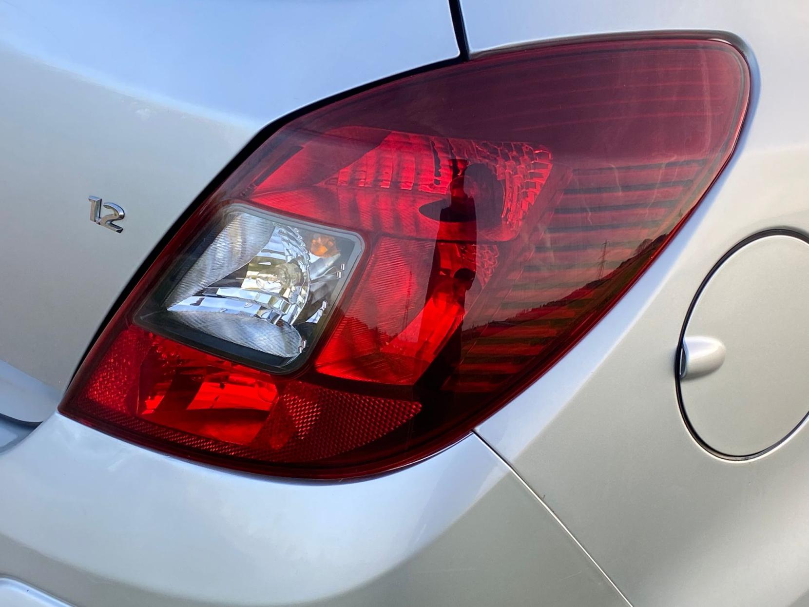 Vauxhall Corsa 1.2 16V SXi Hatchback 5dr Petrol Manual Euro 5 (A/C) (85 ps)