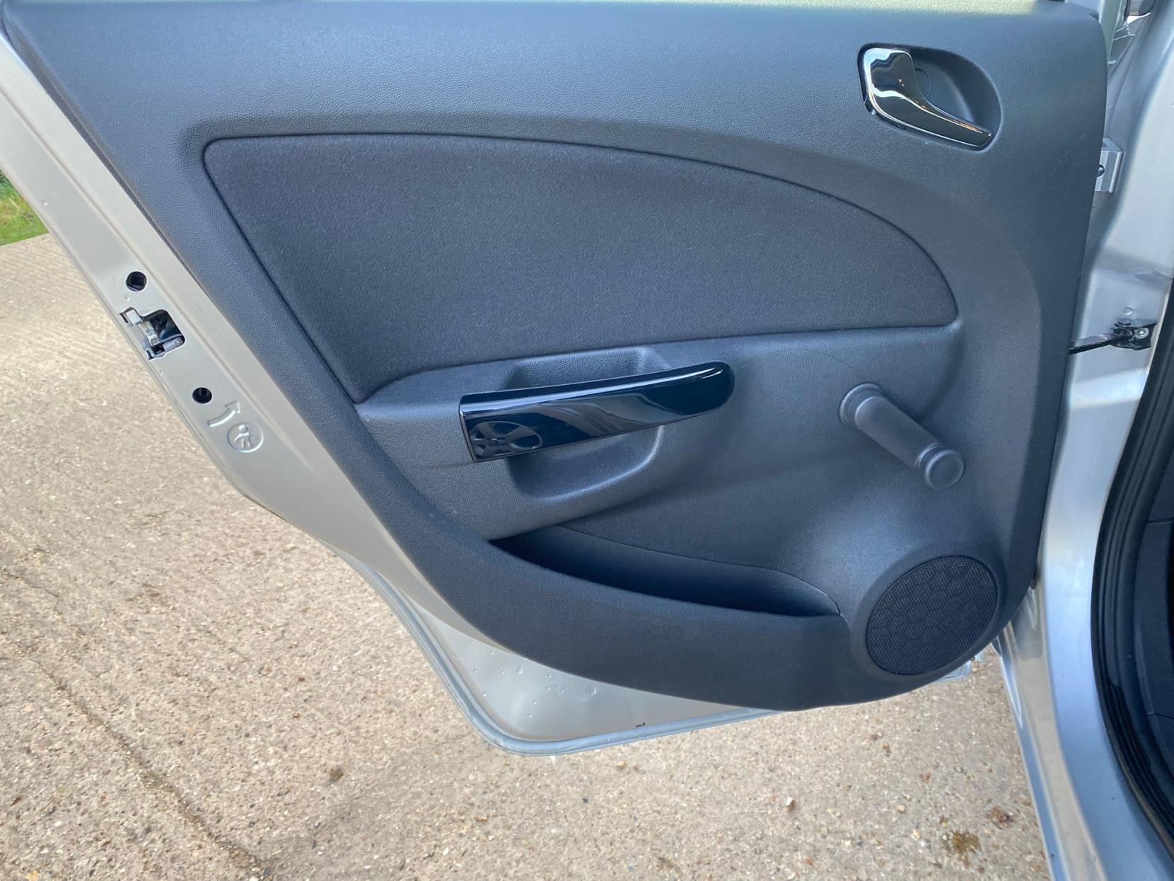 Vauxhall Corsa 1.2 16V SXi Hatchback 5dr Petrol Manual Euro 5 (A/C) (85 ps)