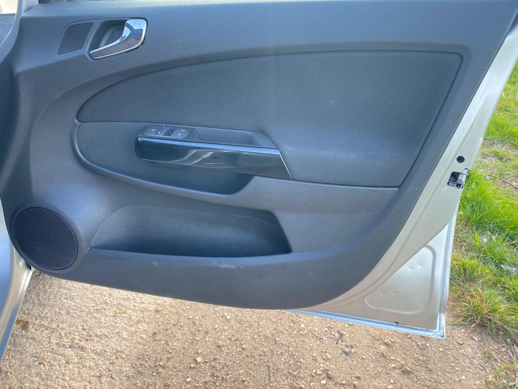 Vauxhall Corsa 1.2 16V SXi Hatchback 5dr Petrol Manual Euro 5 (A/C) (85 ps)