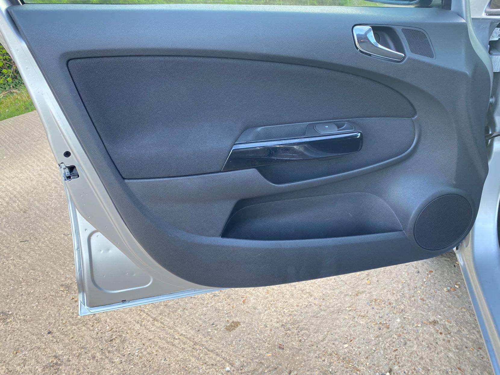 Vauxhall Corsa 1.2 16V SXi Hatchback 5dr Petrol Manual Euro 5 (A/C) (85 ps)