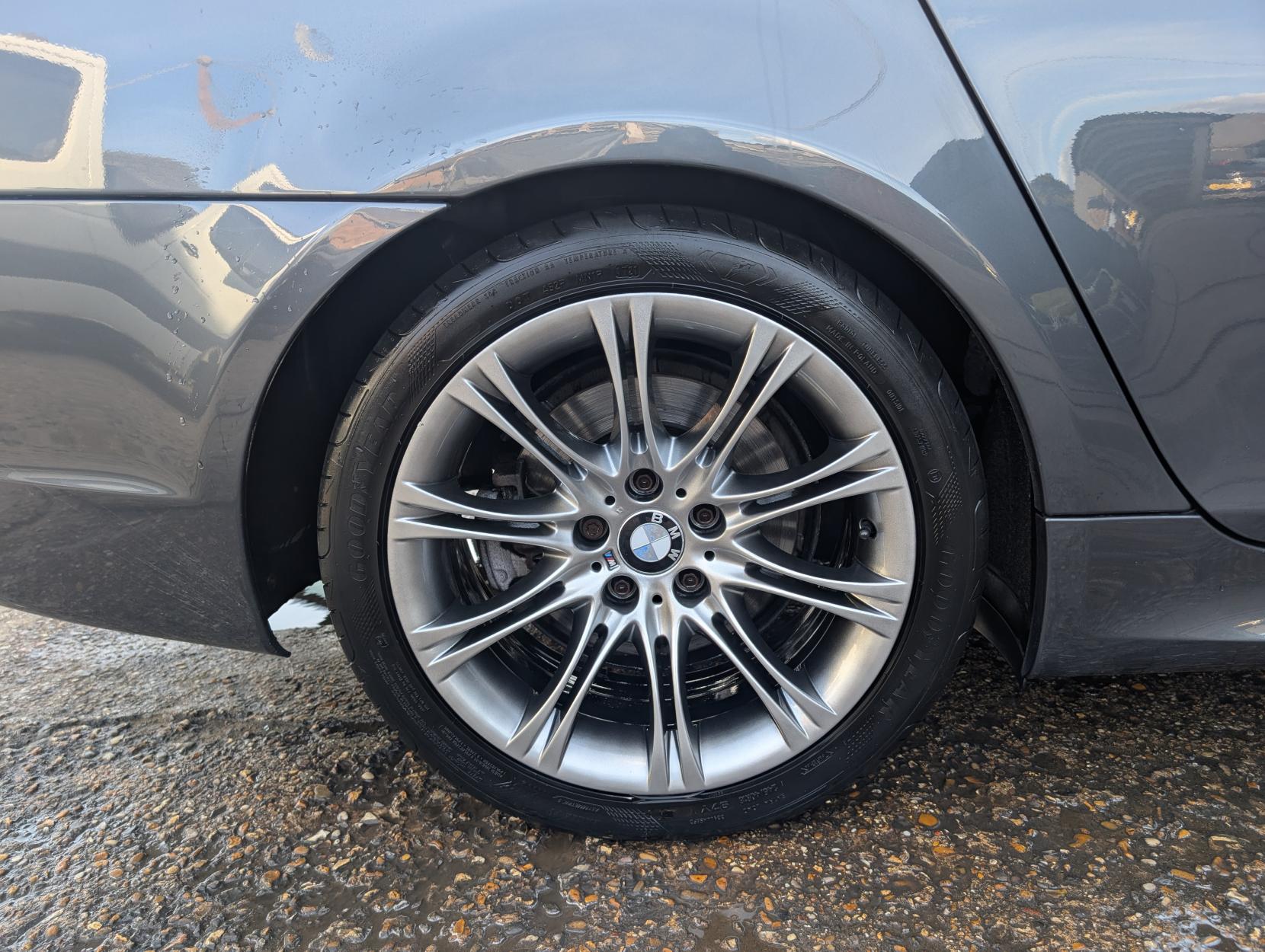 BMW 5 Series 2.5 523i M Sport Saloon 4dr Petrol Steptronic Euro 4 (190 ps)