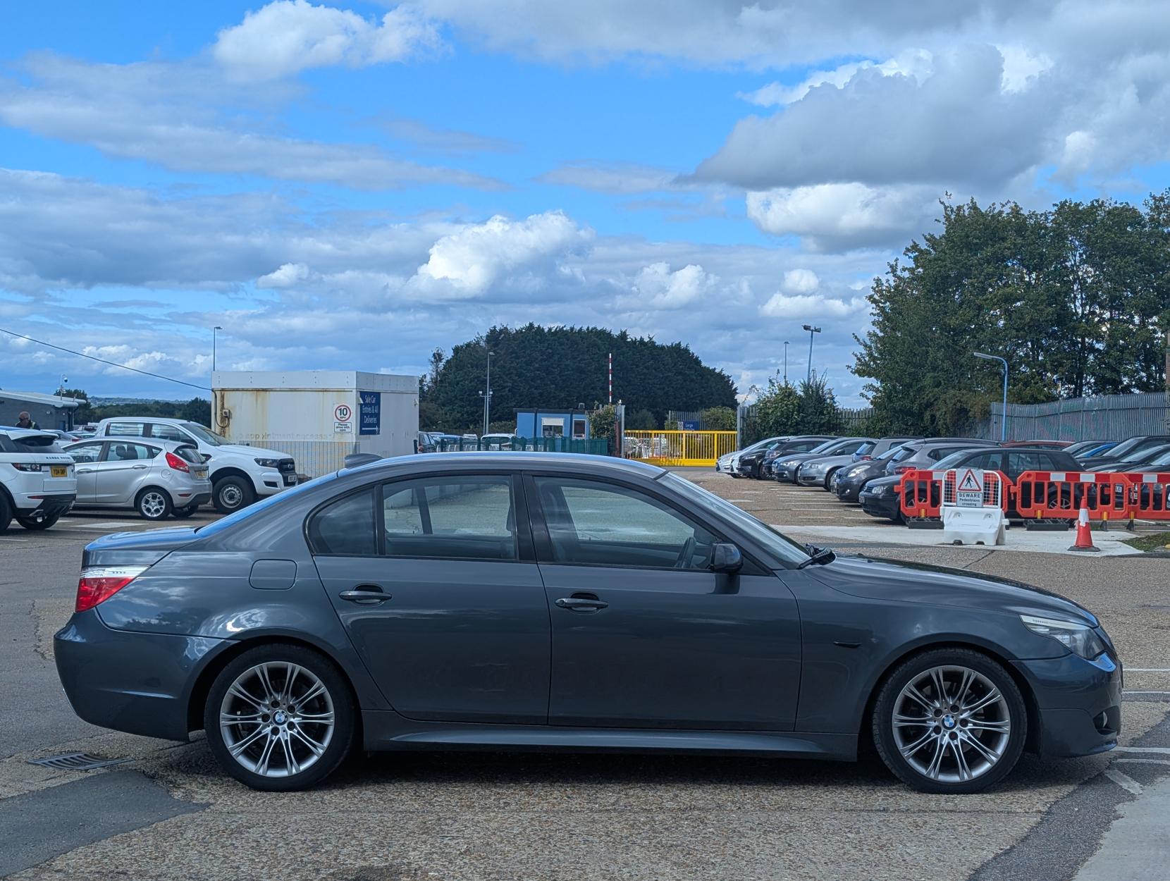 BMW 5 Series 2.5 523i M Sport Saloon 4dr Petrol Steptronic Euro 4 (190 ps)