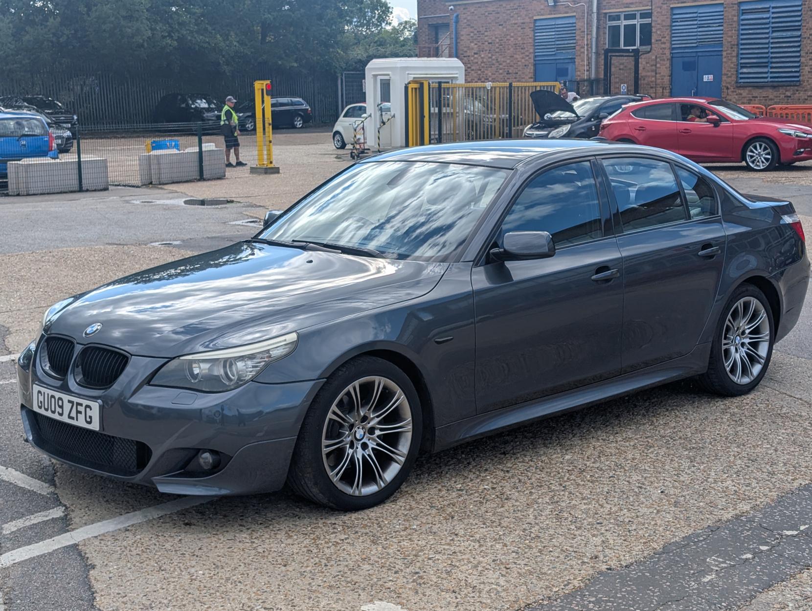 BMW 5 Series 2.5 523i M Sport Saloon 4dr Petrol Steptronic Euro 4 (190 ps)